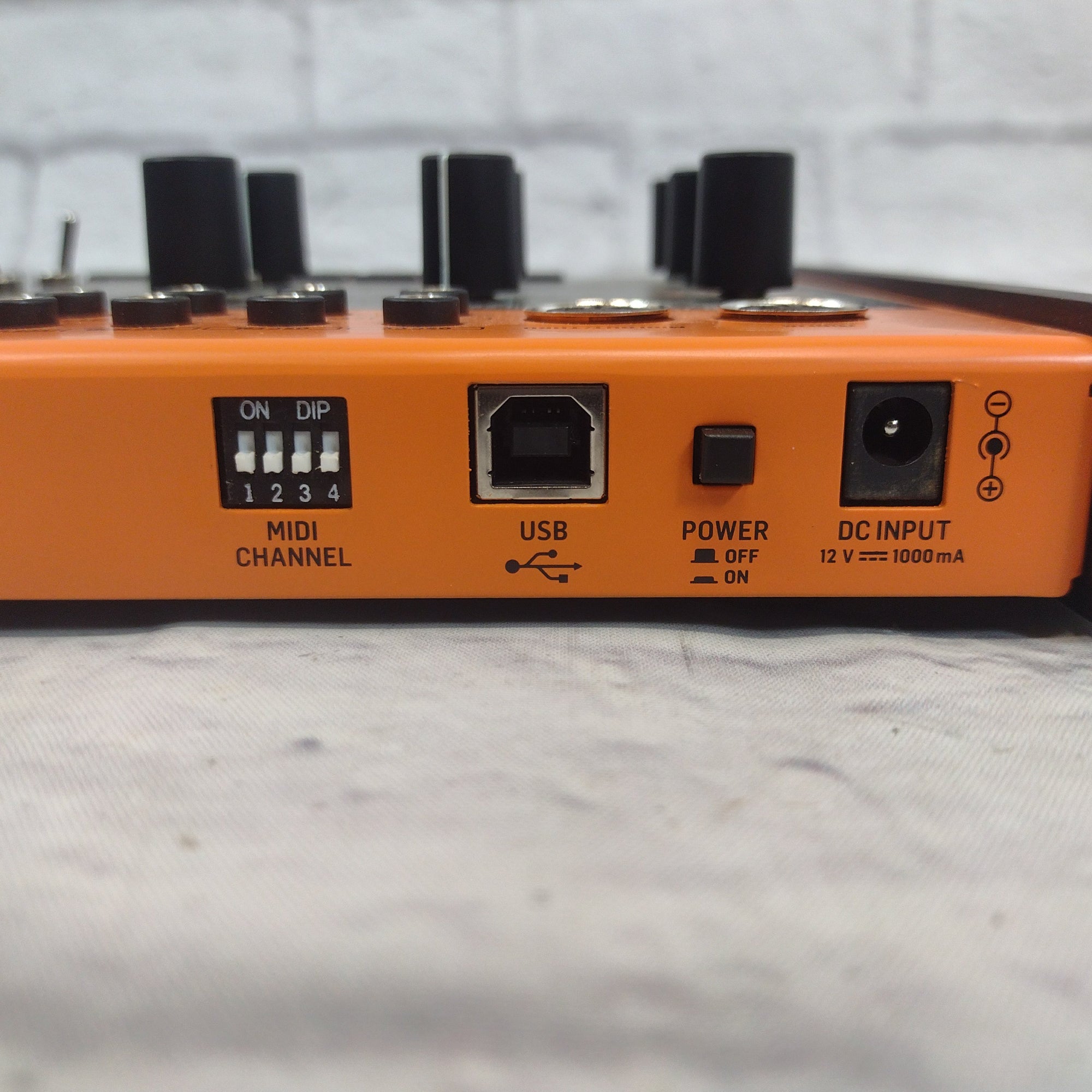 Behringer Crave Analog Semi-Modular Synthesizer