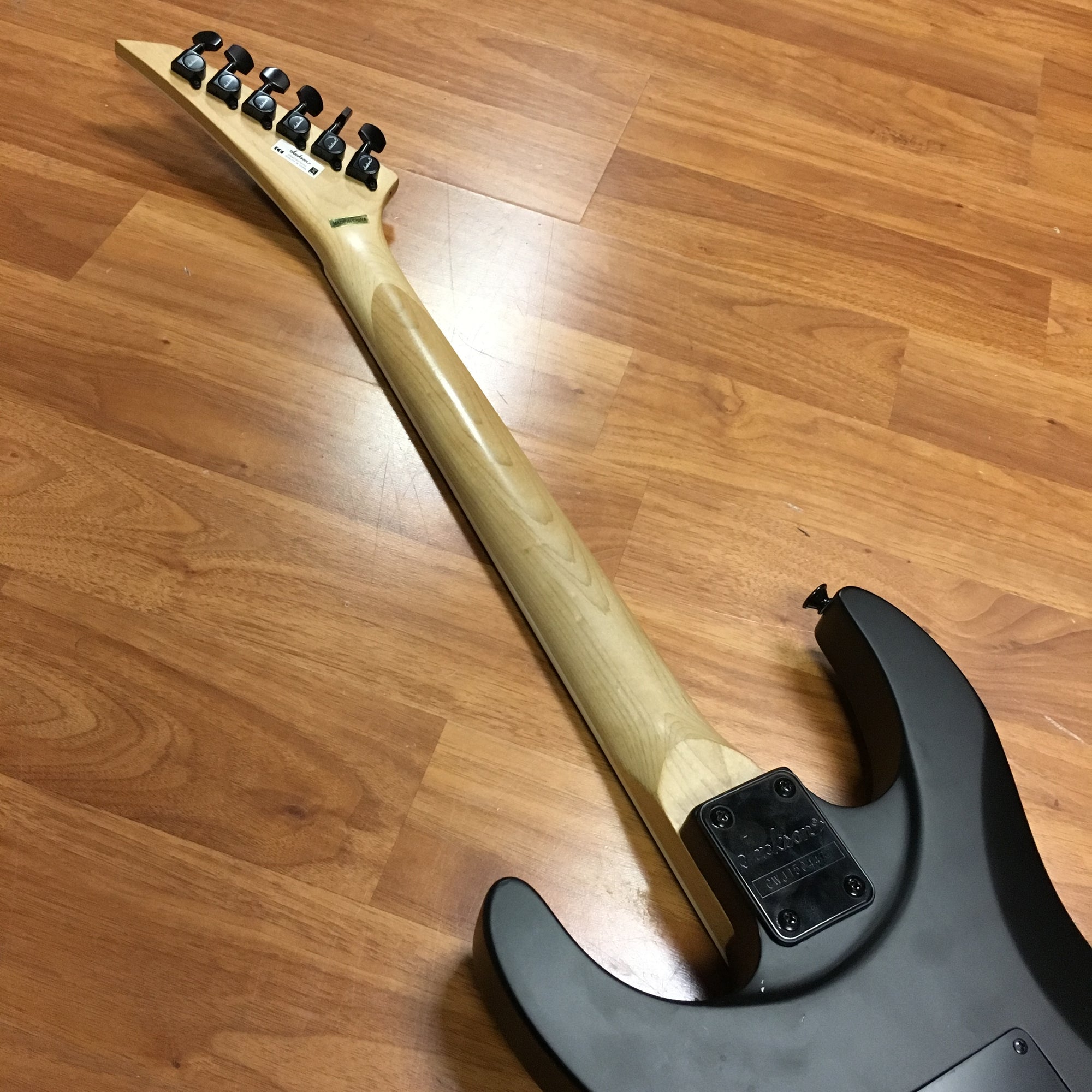 Jackson JS 22 Dinky Satin Black W/Case