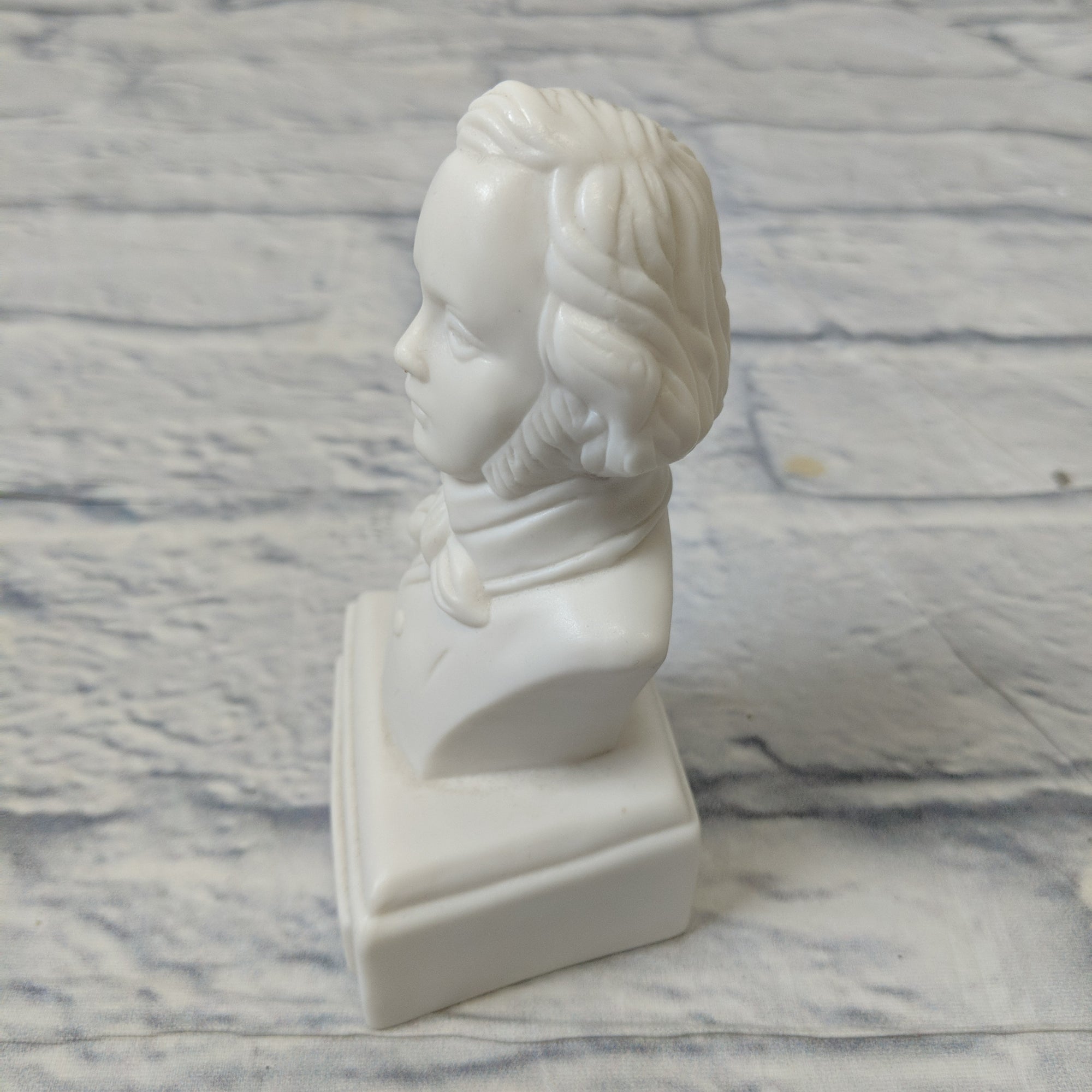 The Willis Music Co. Mendelssohn 5 inch Statuette