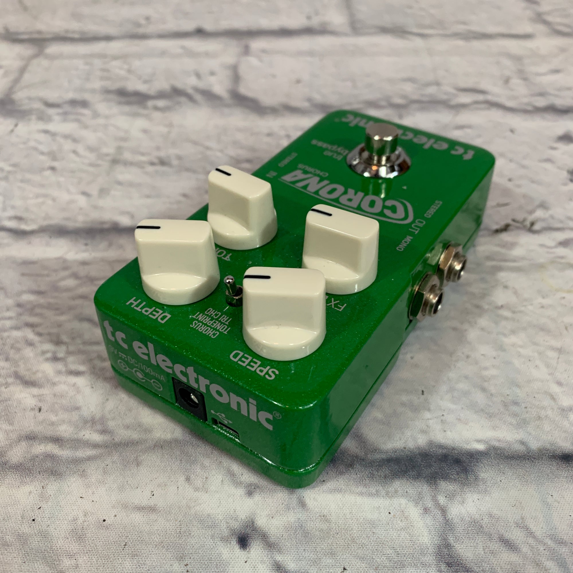 tc electronic corona chorus pedal TC Electronics Corona Chorus