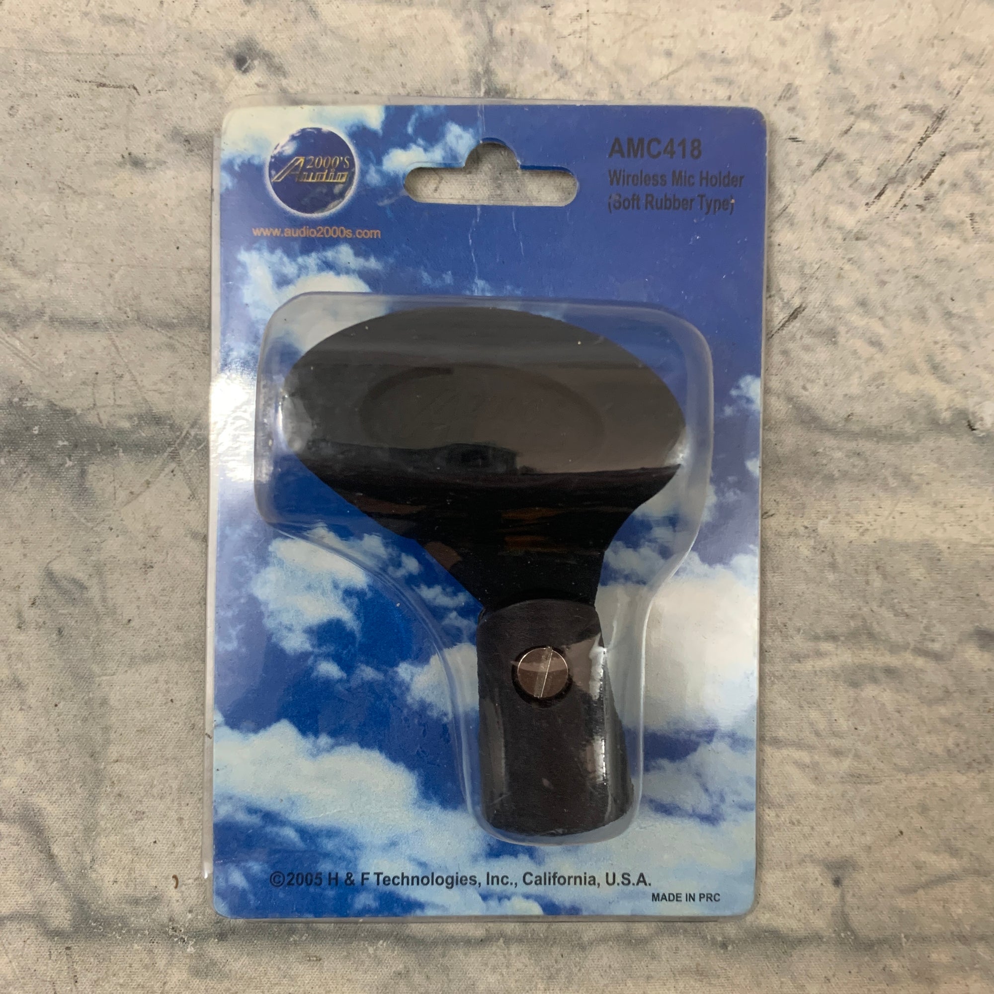 Audio 2000's AMC418 Microphone Clip