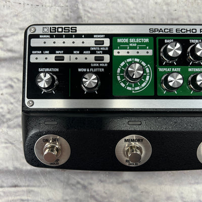 Boss RE-202 Space Echo Delay Pedal