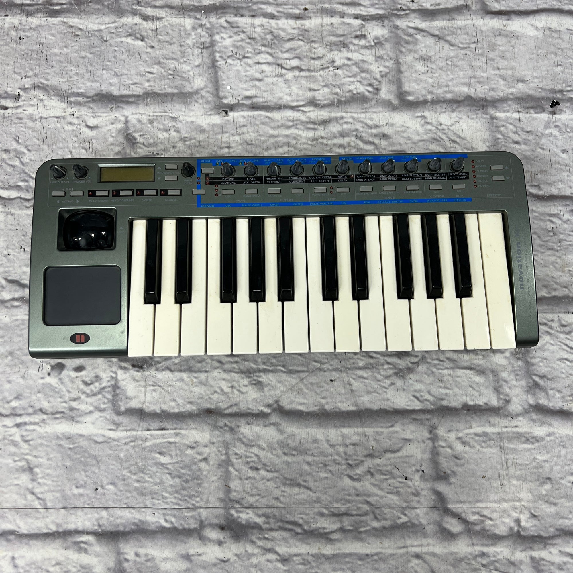 Novation Xio 25 Synth - Evolution Music