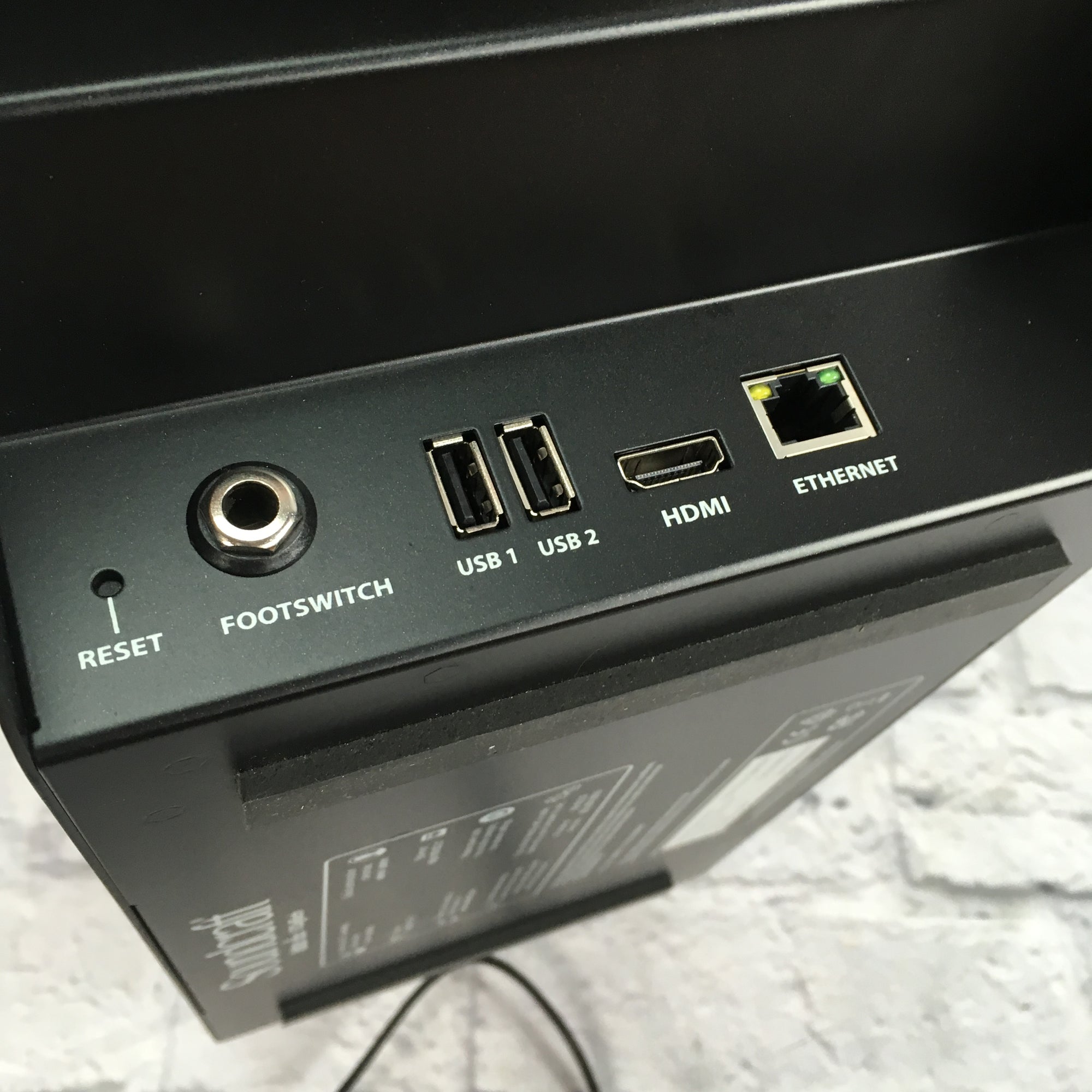 Soundcraft UIO16 16 Channel Wifi Mixer