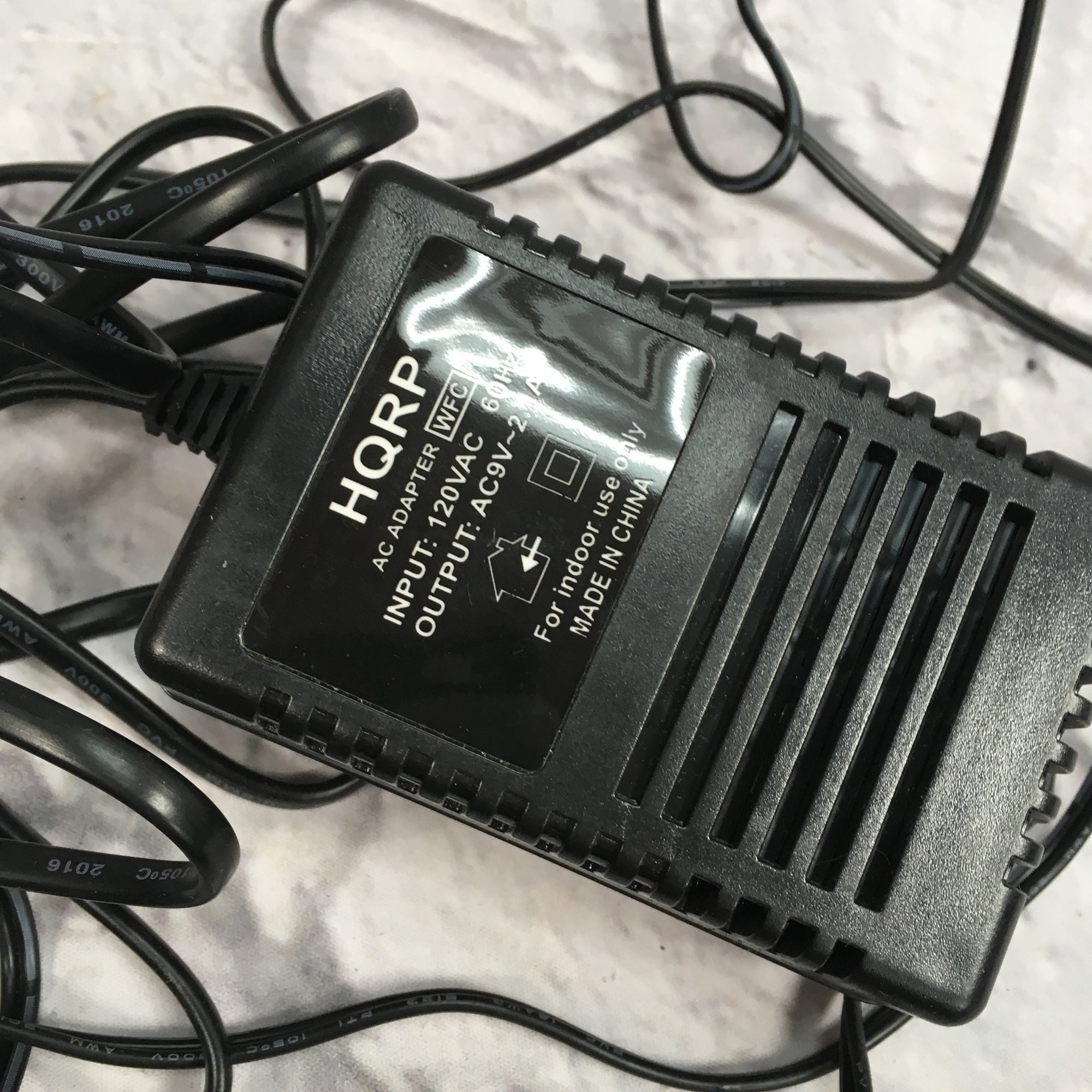 Line 6 Pod X3 Live Multi-Effects Pedal with Power Supply