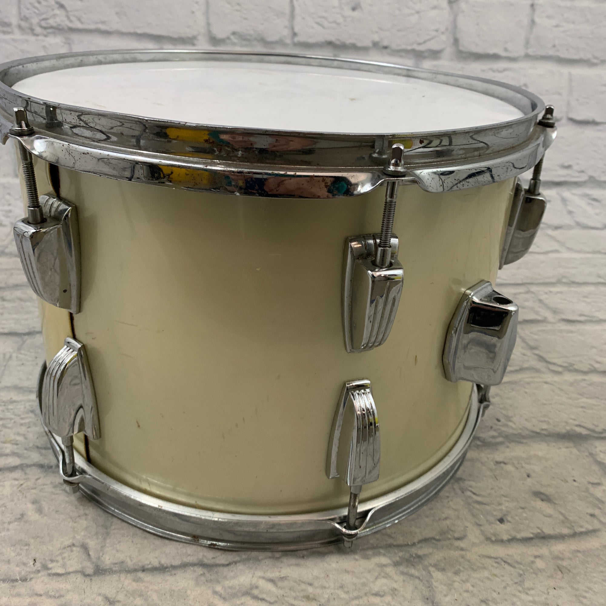 Ludwig 9" x 13" Faded Silk B/O Badge 1971/72