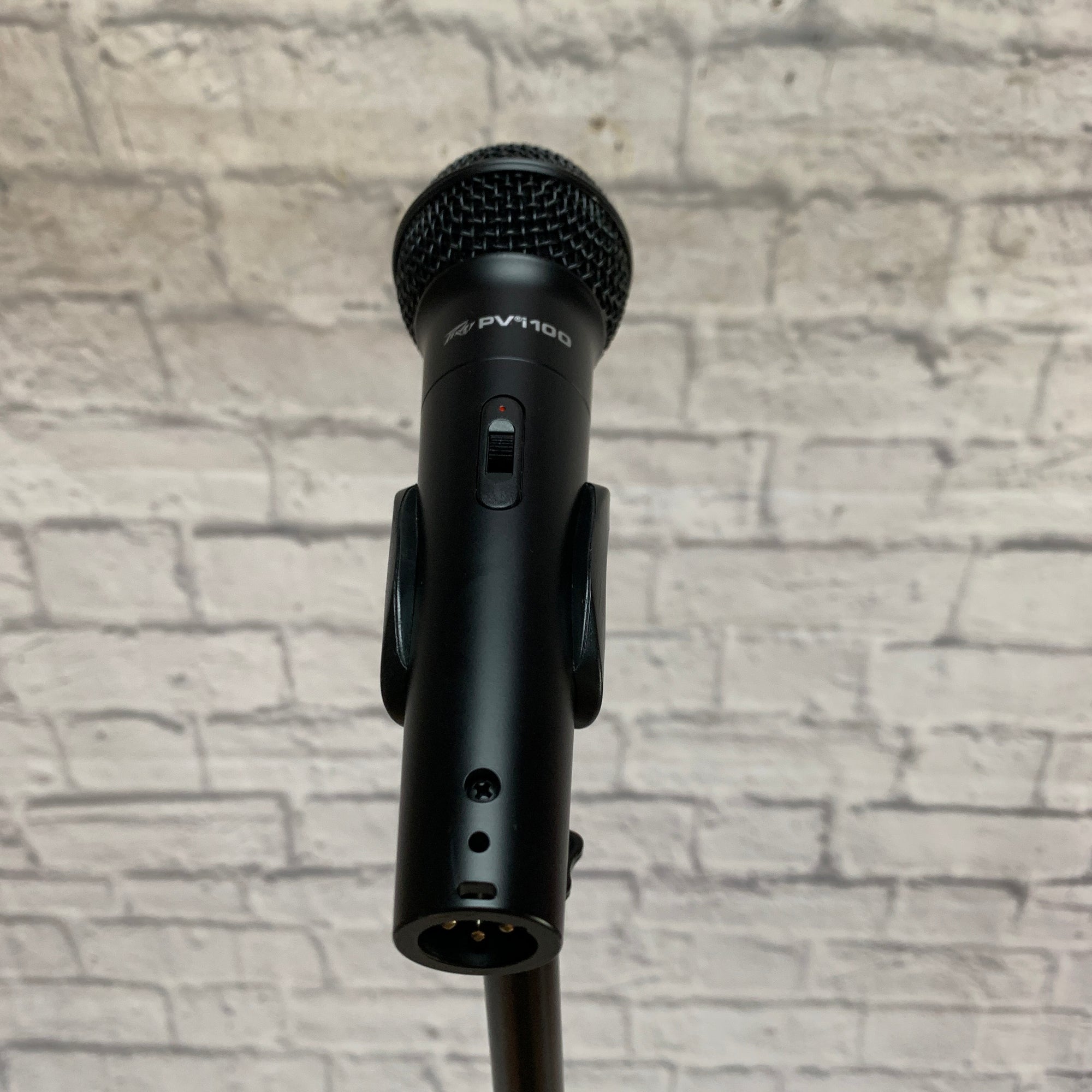 Peavey  PVi 100 Microphone w/ Stand and Gig Bag  Boom Mic Stand