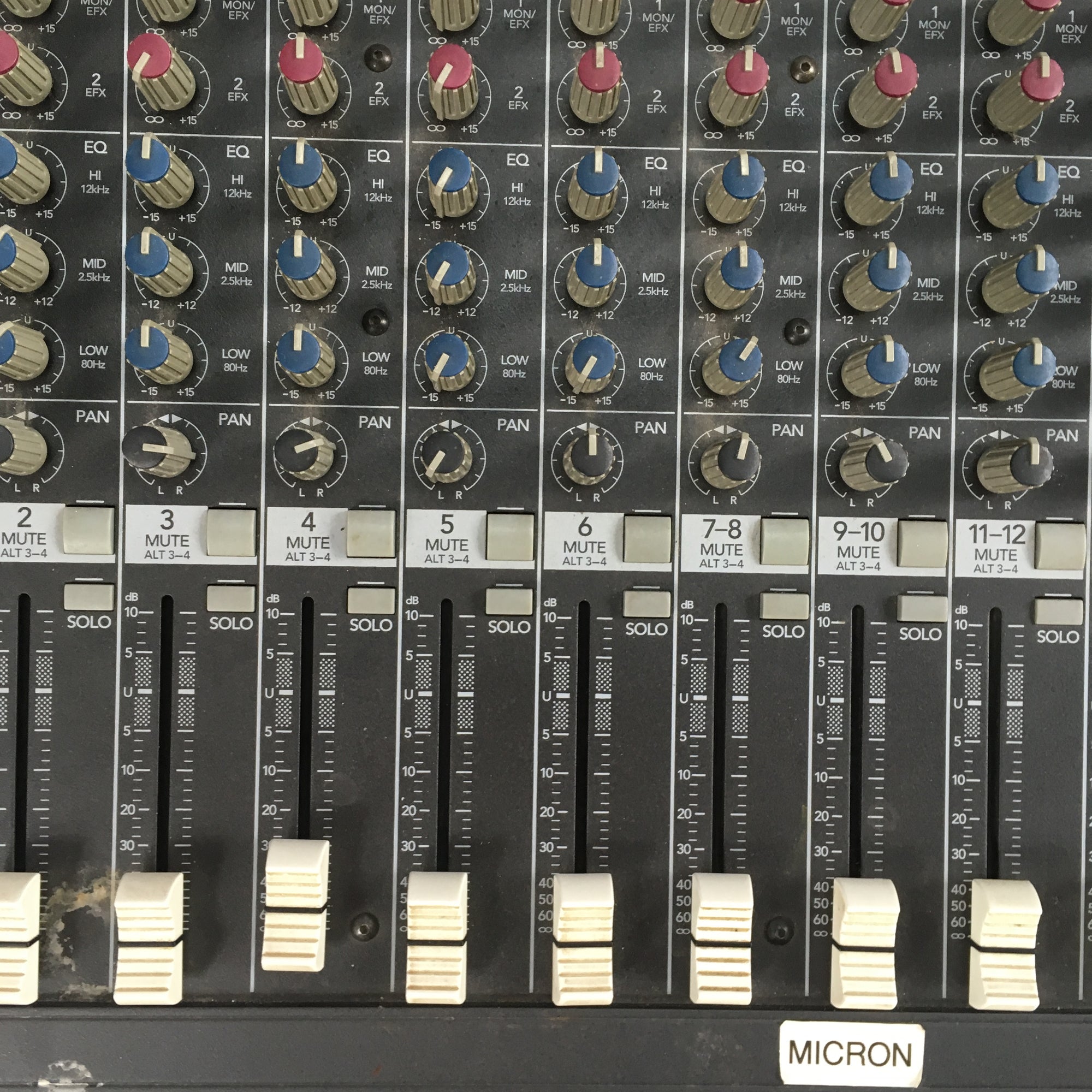 Mackie 1402VLX Passive Mixer