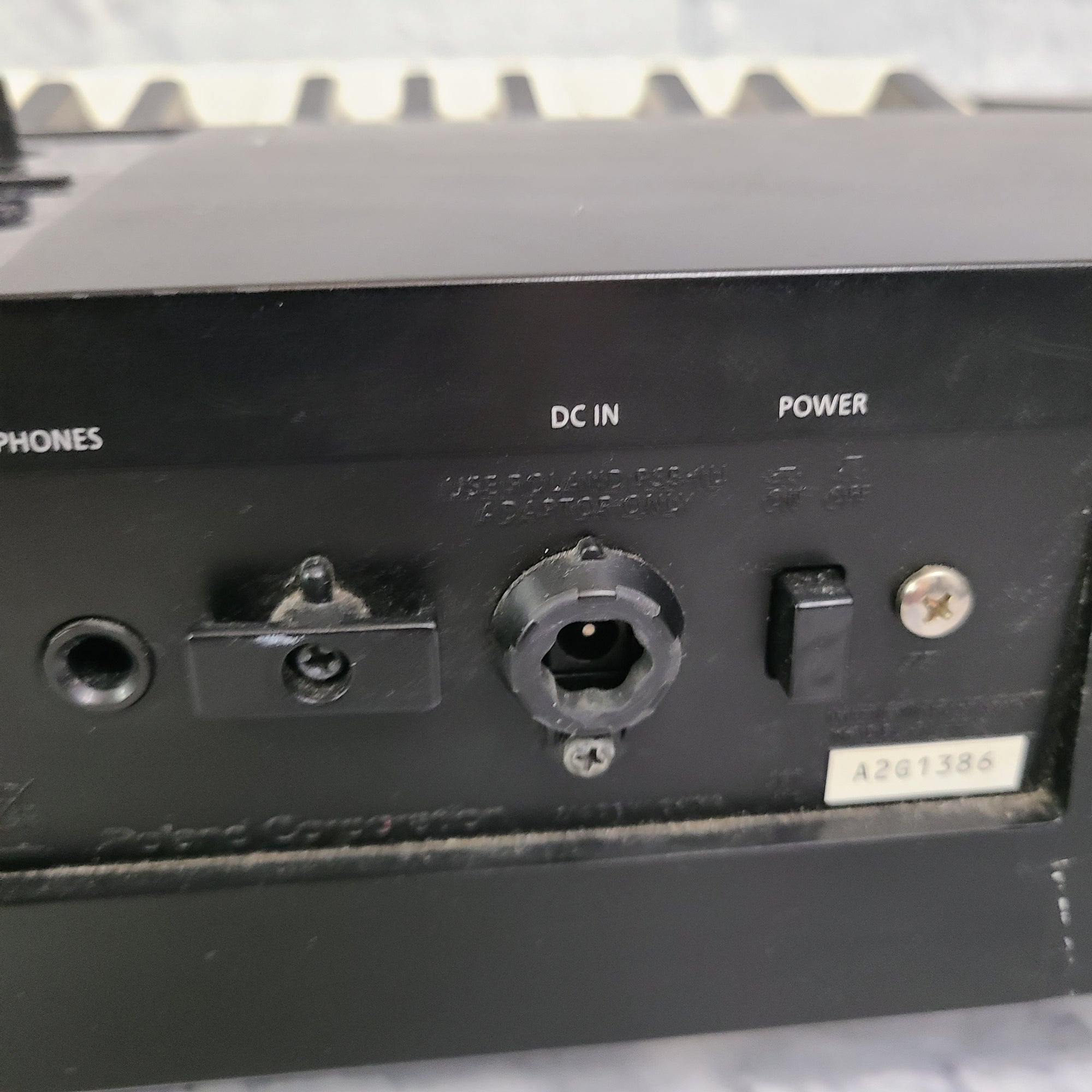 Roland FA-08 88-Key Synthesizer Workstation with Weighted Keys