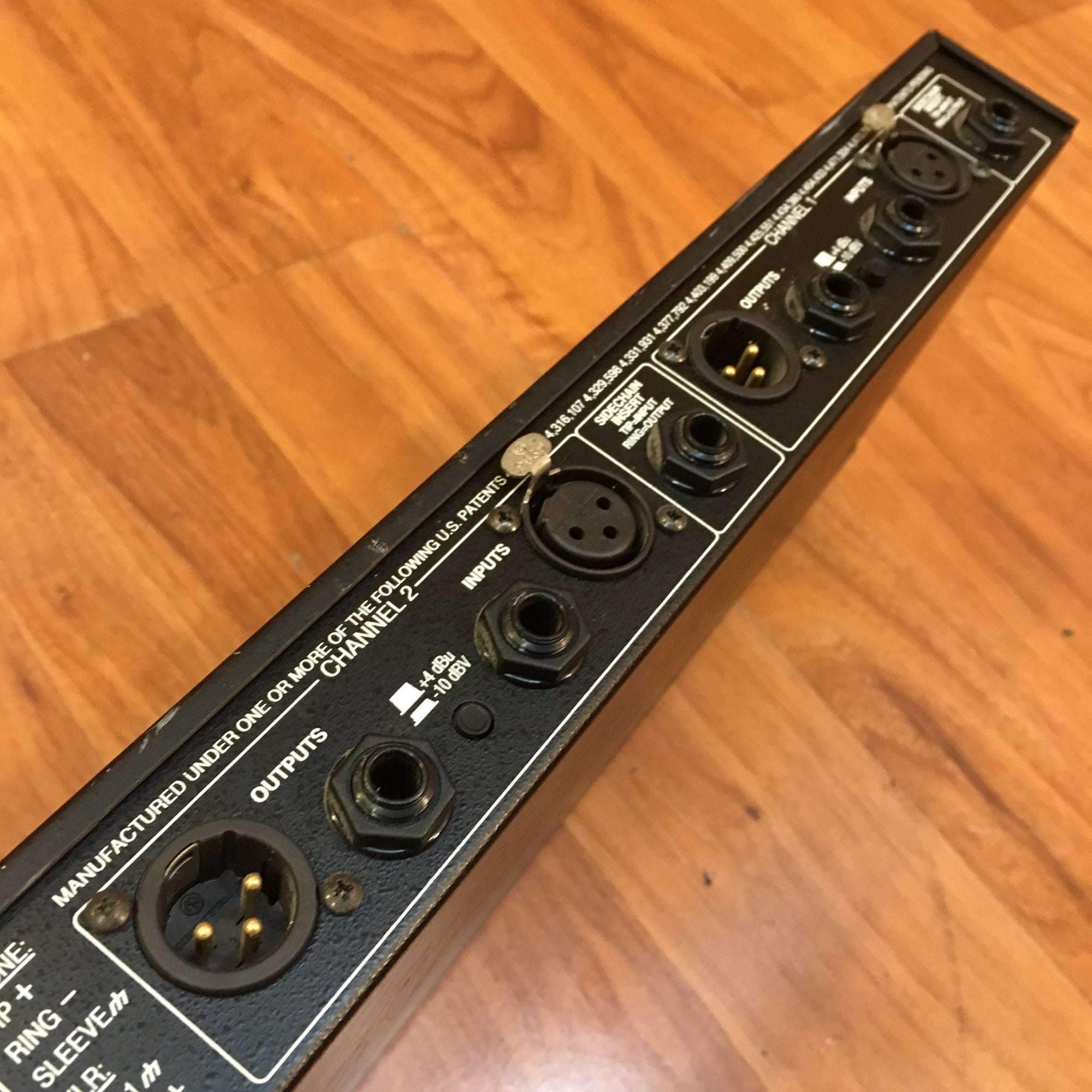 DBX 166XL Stereo Compressor Limiter