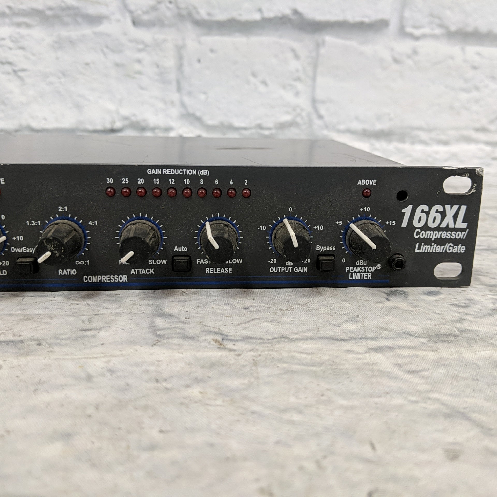 dbx 166XL Stereo Compressor / Limiter / Gate Rack