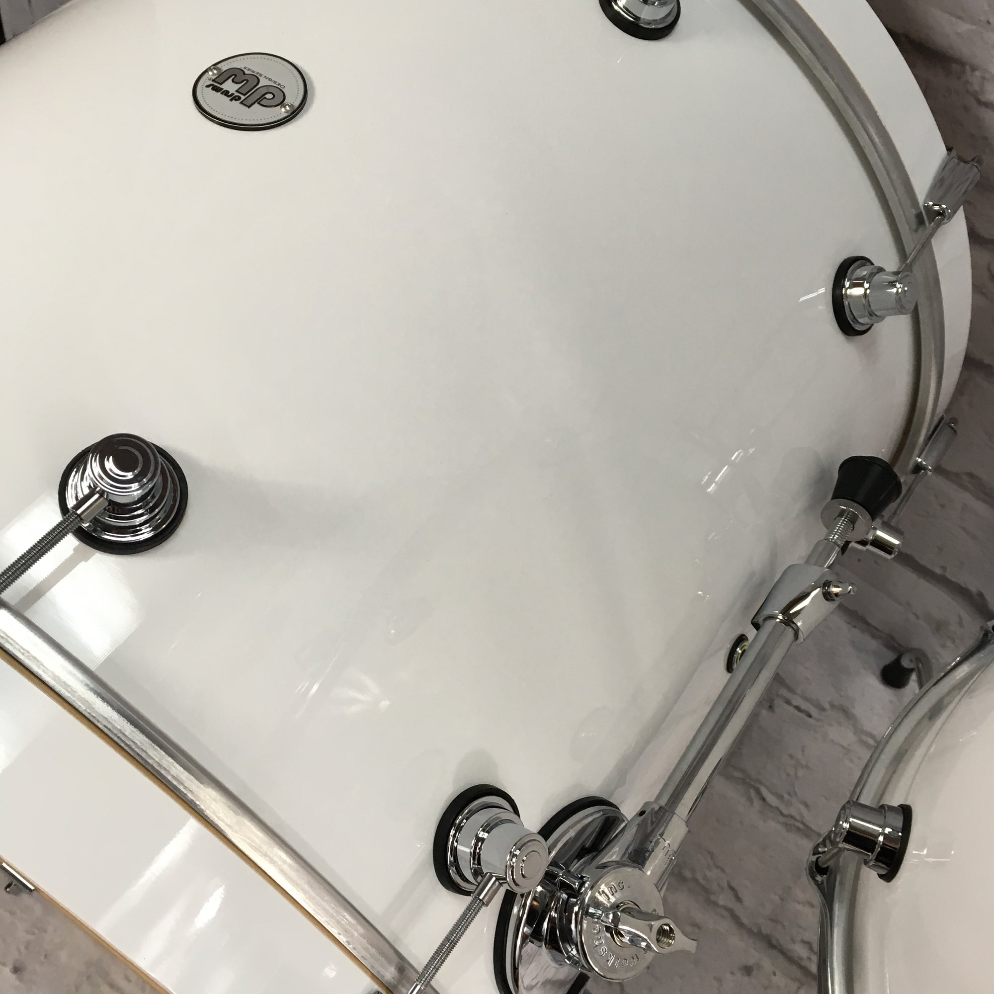 DW Design Series White 4 Piece Drum Set