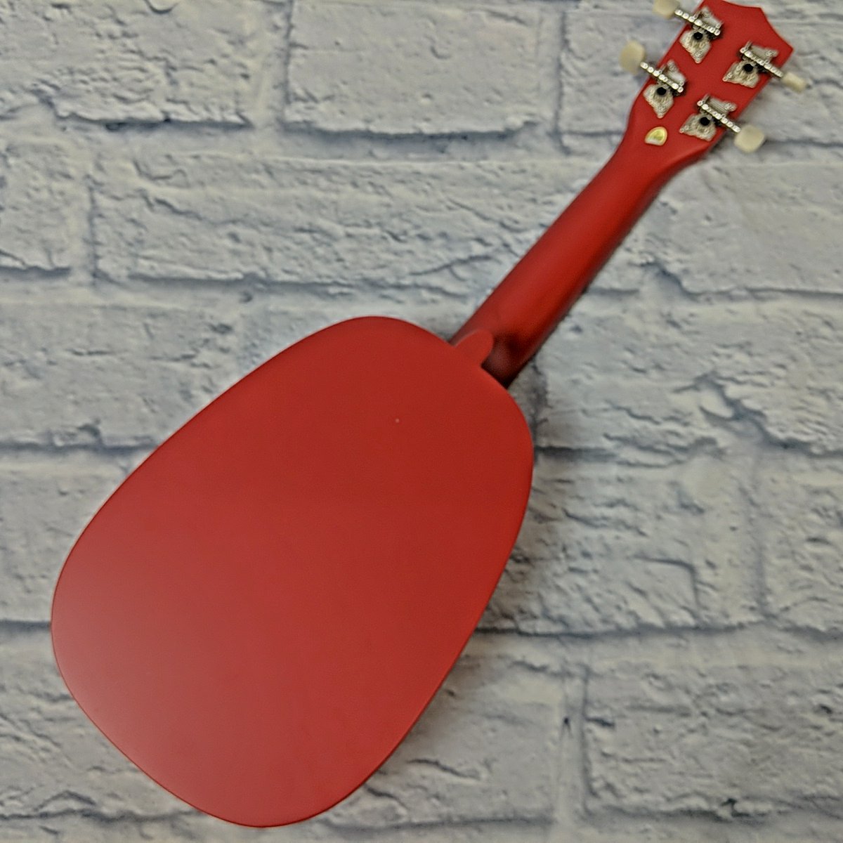 Amahi DDUK18 Strawberry Design Ukulele
