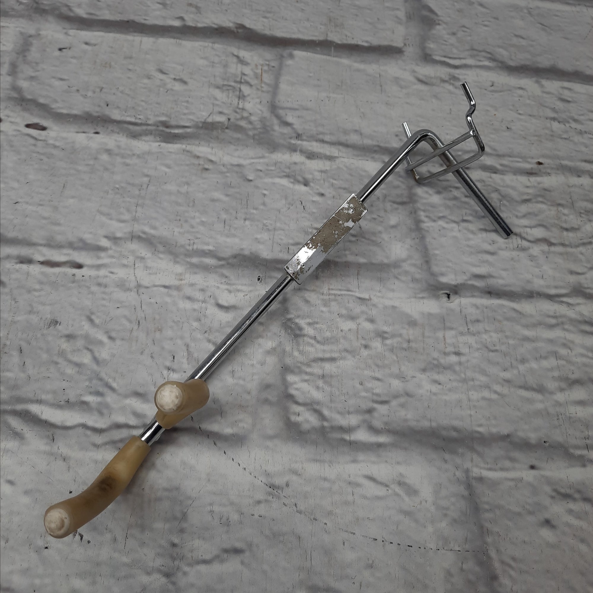 Cort Right Facing Pegboard or Slatwall Guitar Hanger (8 Pack) #3