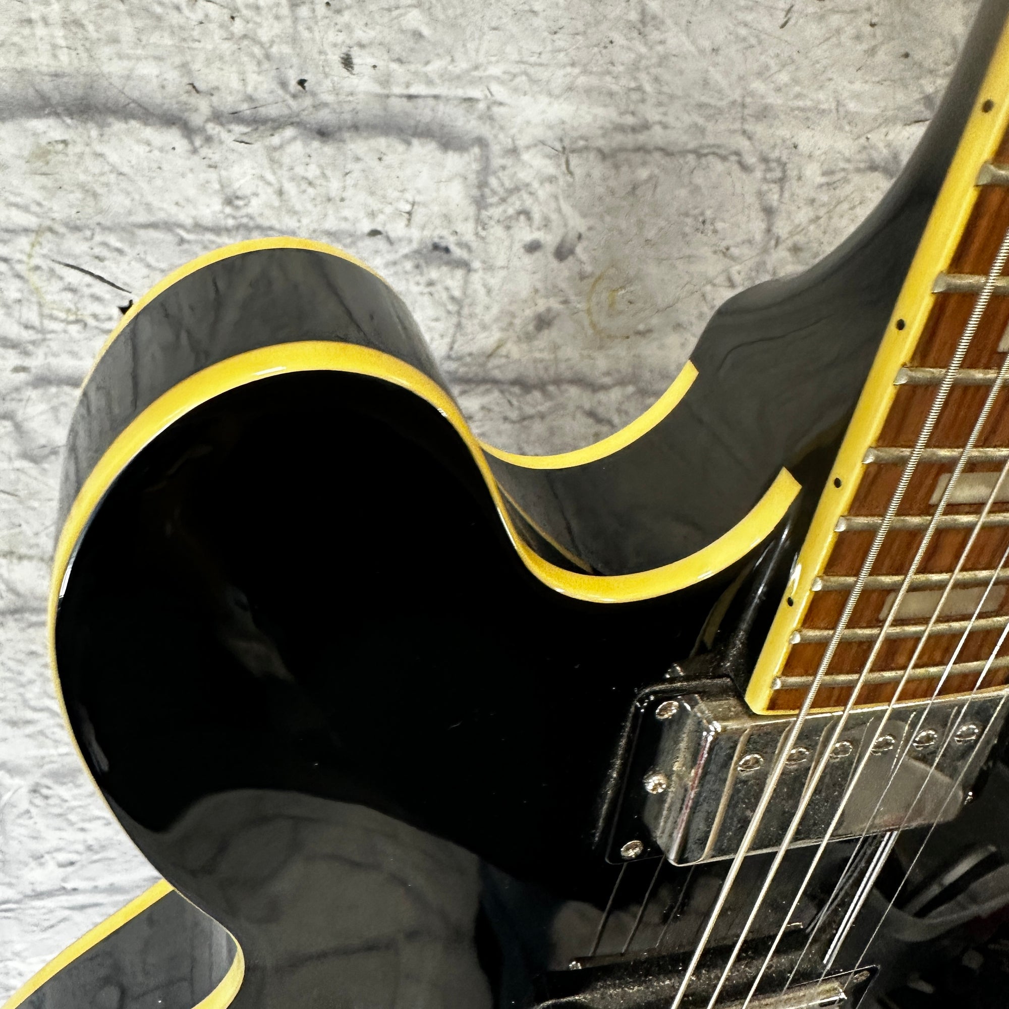 Epiphone ES 335 PRO w/ Hard Shell Case - Black - Evolution Music