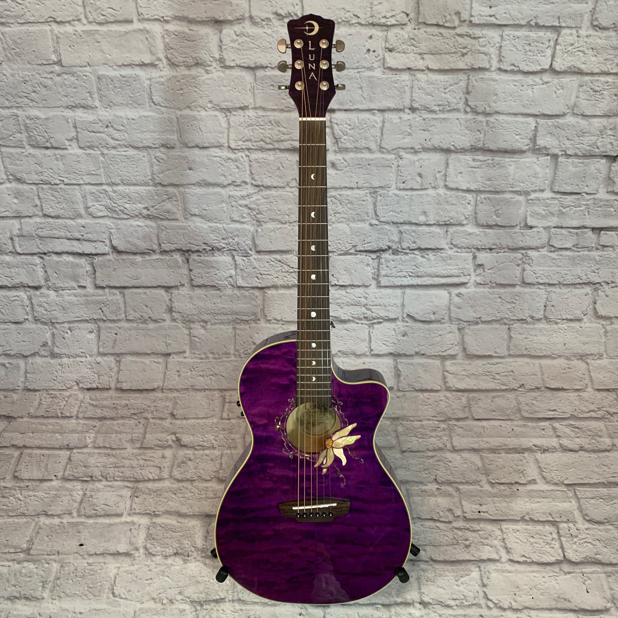 Luna Flora Passion Flower Acoustic-Electric Guitar w/ Case Luna Flora Passion Flower Acoustic-Electric Guitar w/ Case