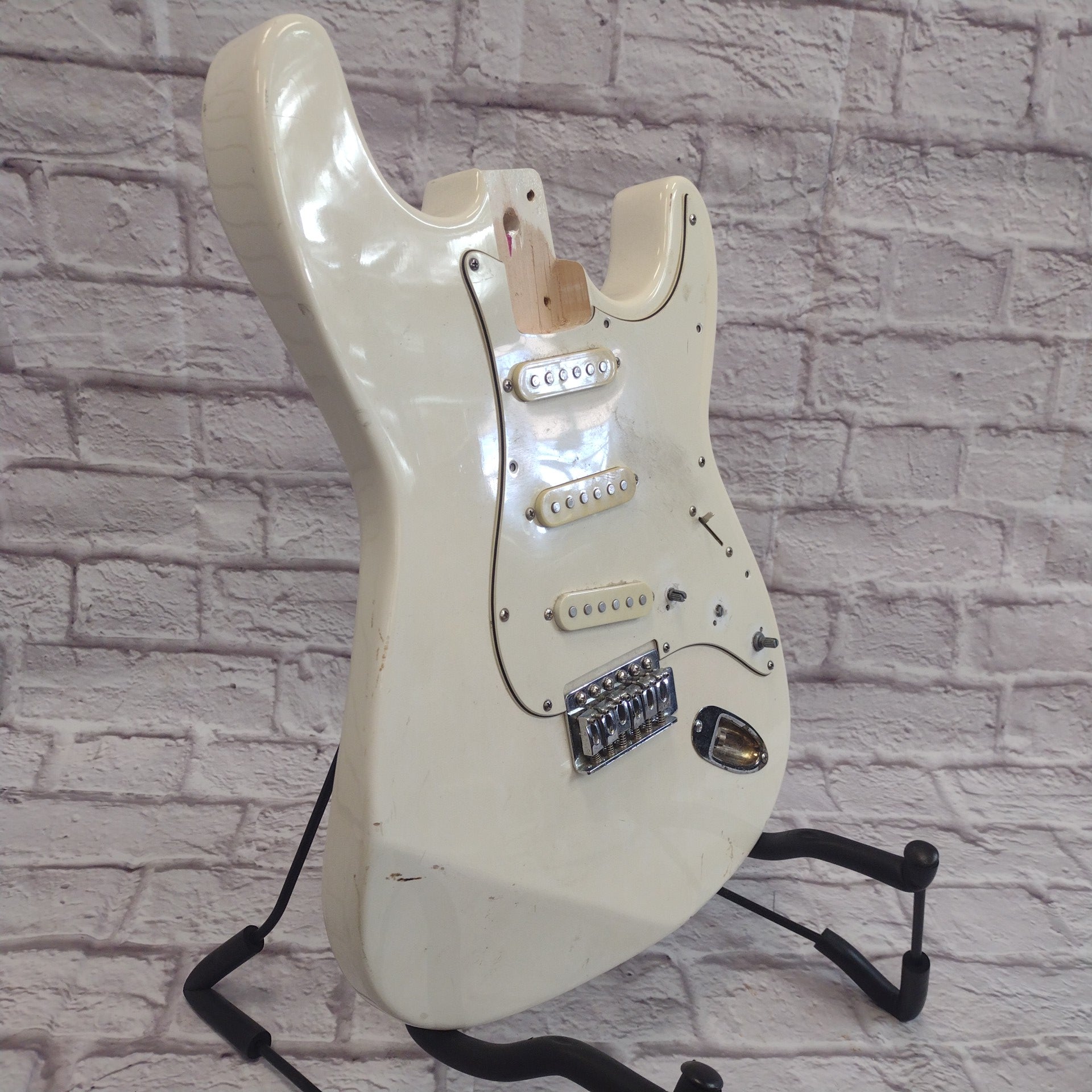 Unknown Olympic White Strat Body w. Pickguard