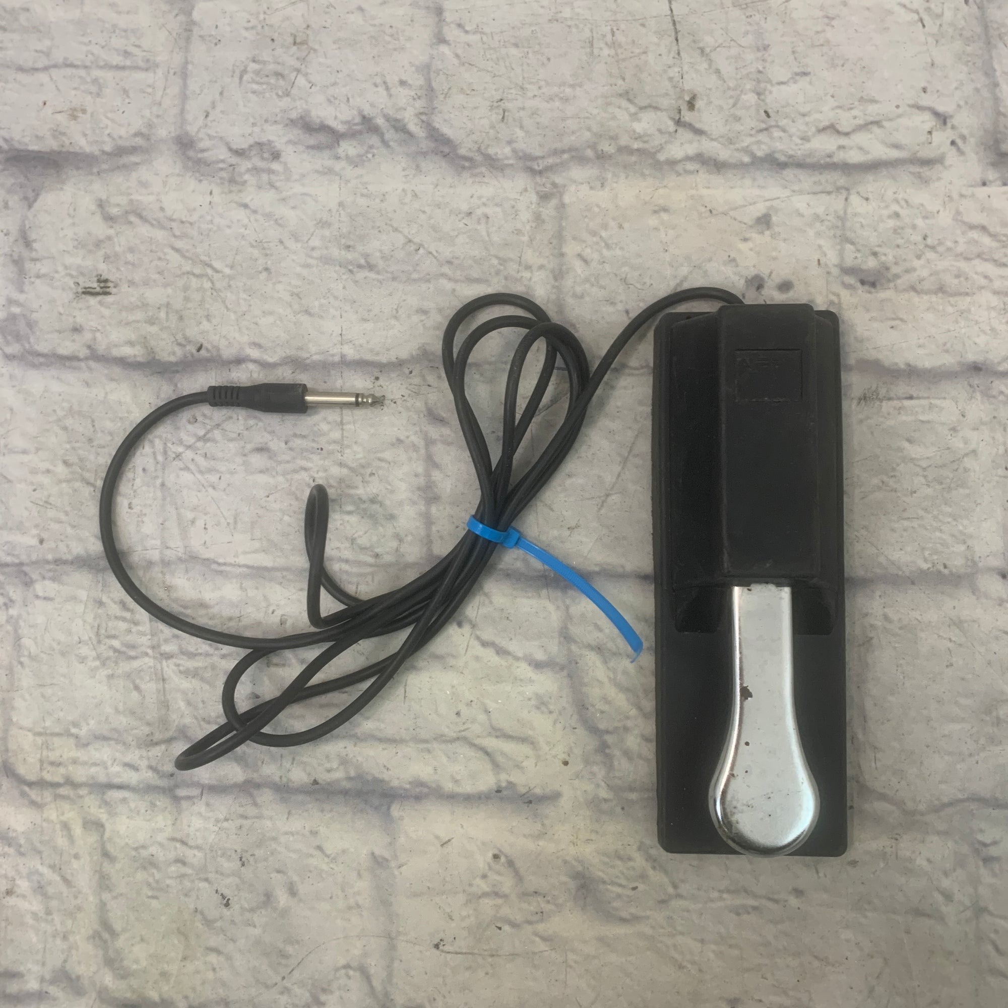 studiologic sustain pedal Studiologic VFP-1-15 Single Piano-Style Sustain Pedal