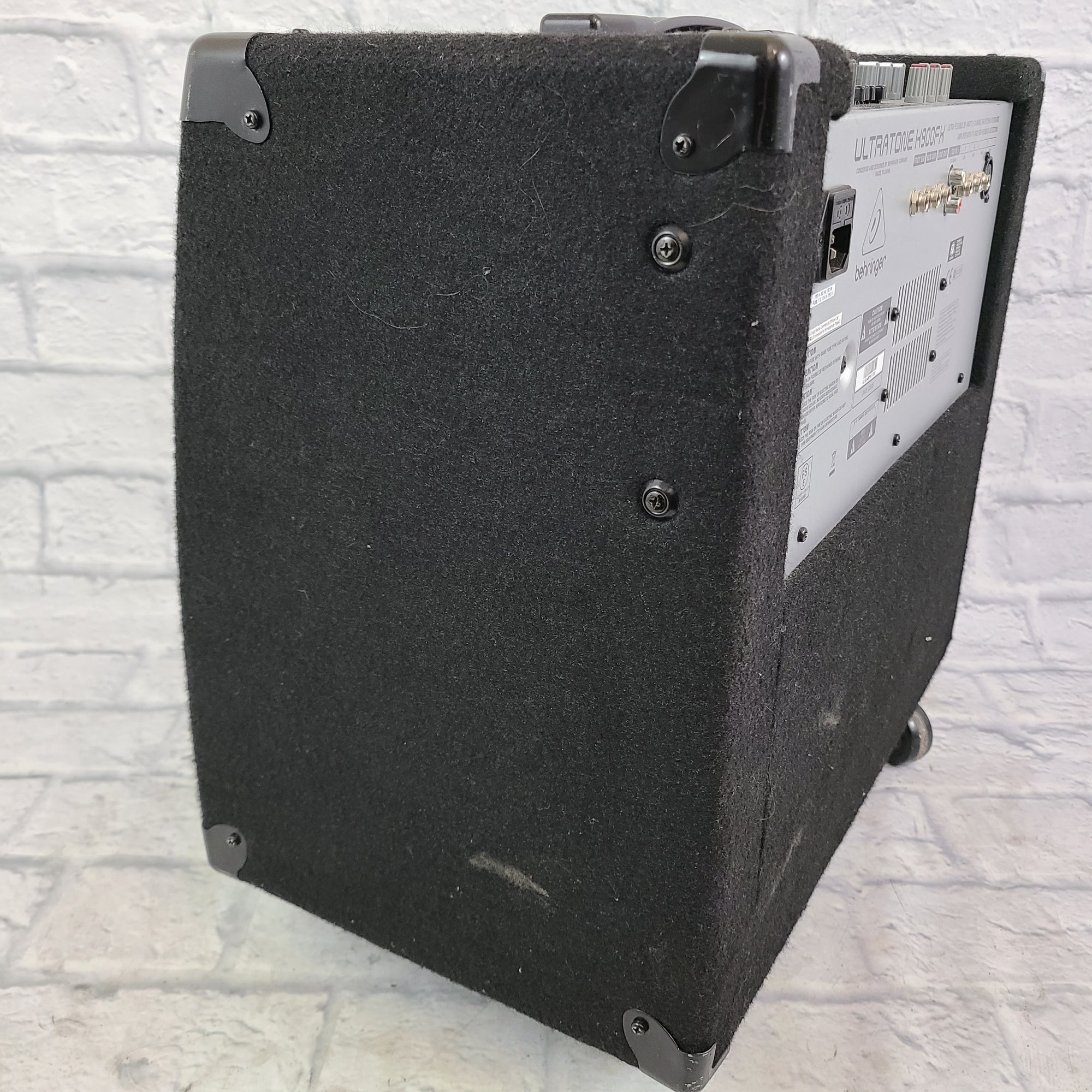 Behringer Ultratone X900FX Portable PA / Keyboard Amplifier