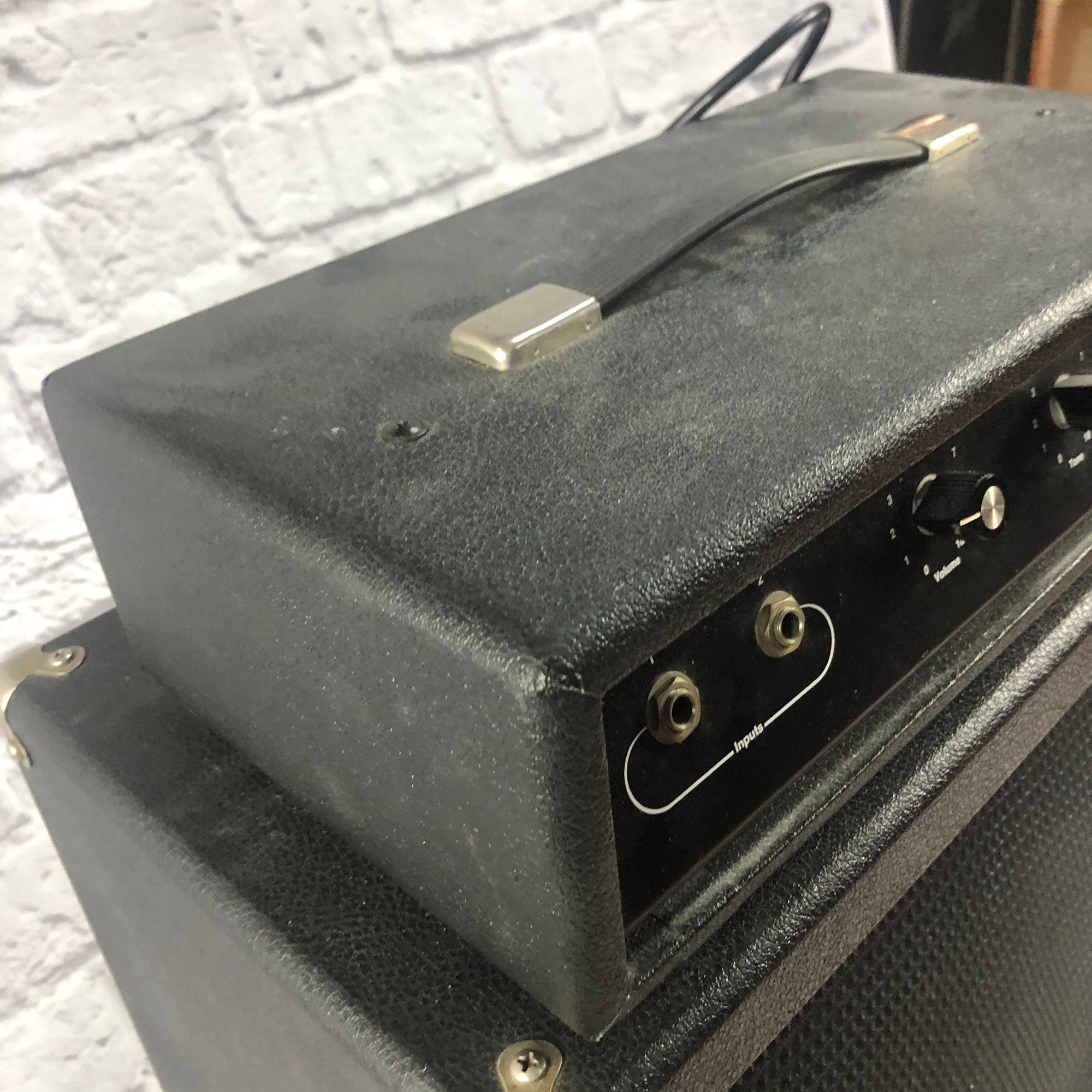 Univox UB250 Bass head & 115 Cabinet Bass Head