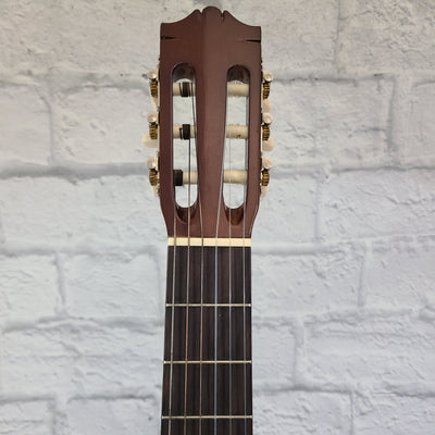 Yamaha C-40 Classical Acoustic Guitar w/ Chipboard Case