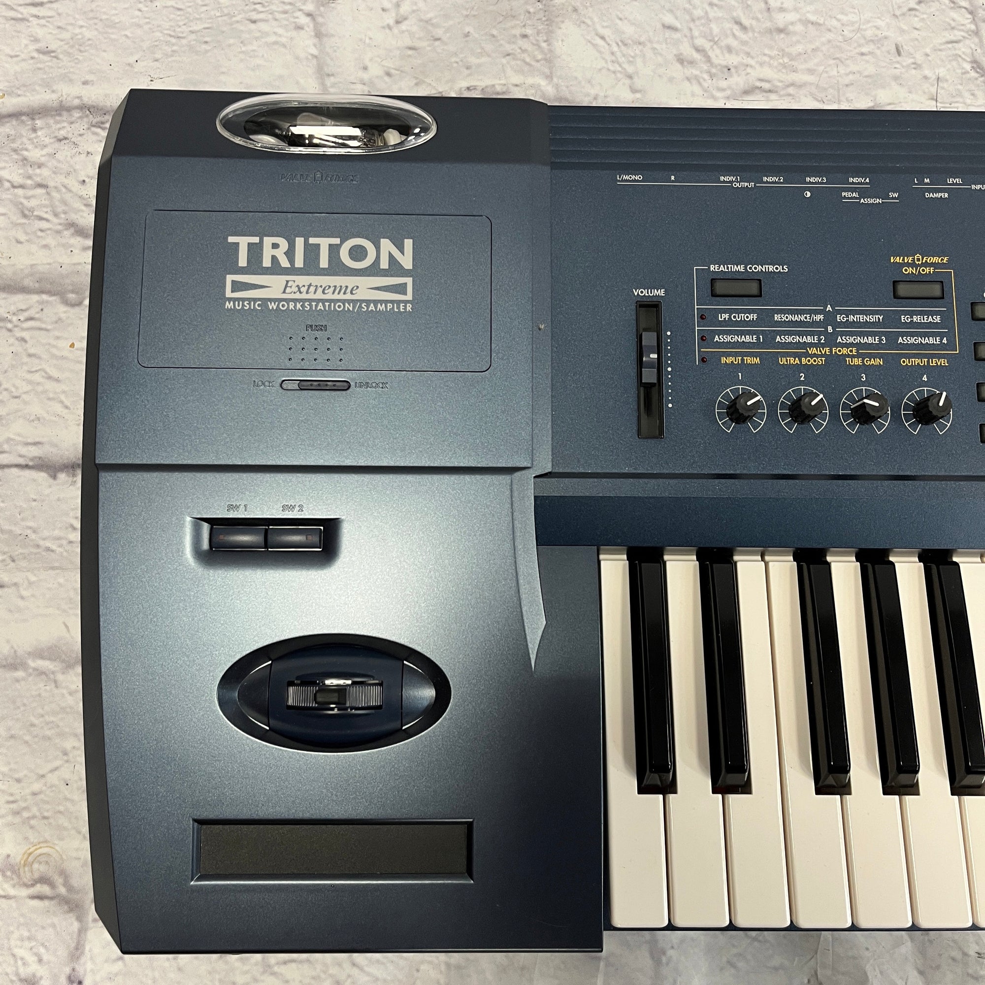 Korg Triton Extreme 61-Key 120-Voice Polyphonic Workstation