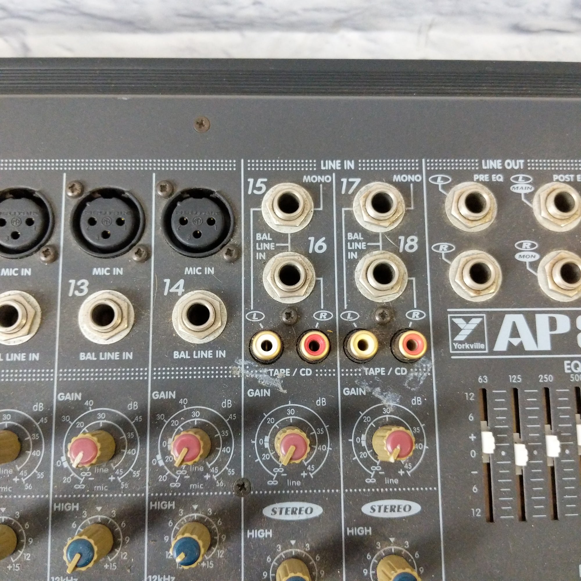 Yorkville AP818 800W 18 Channel Powered Stereo Mixer PA w/ Effects