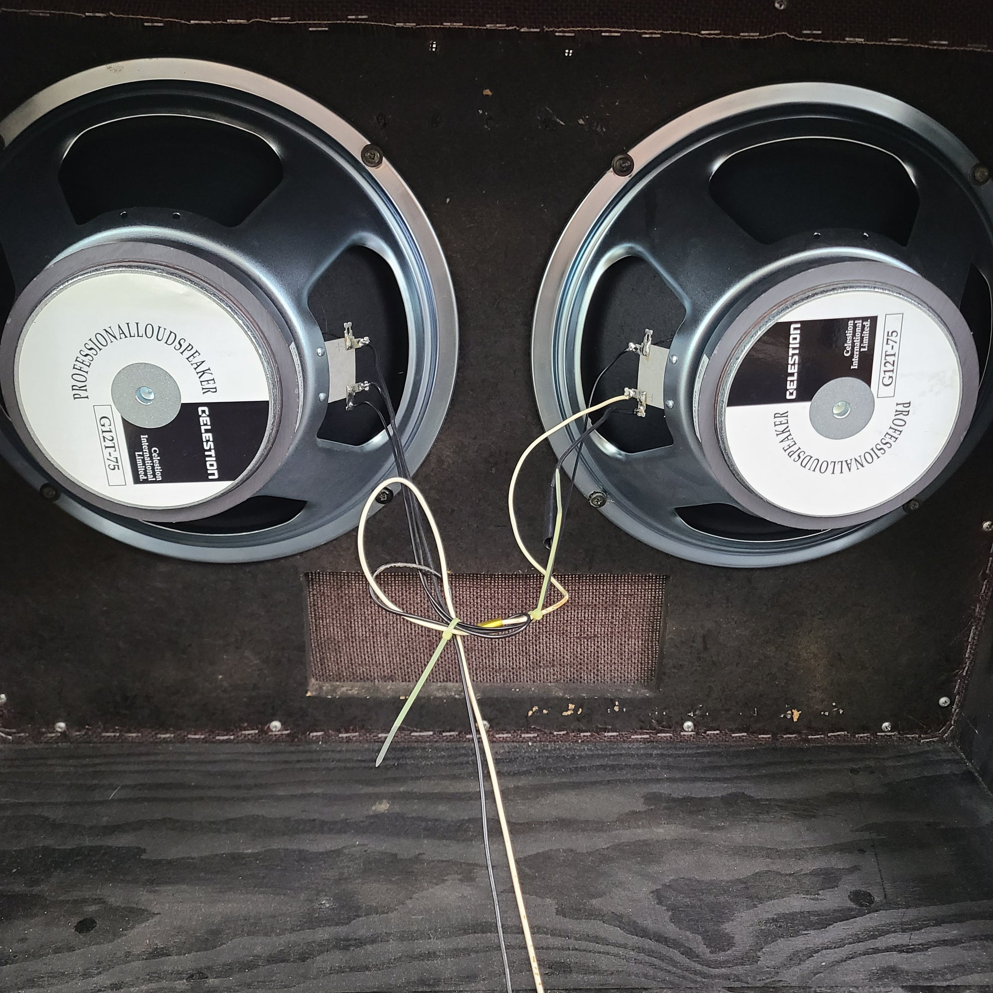 Unknown 212 Speaker Cabinet w/Celestion G12T-75