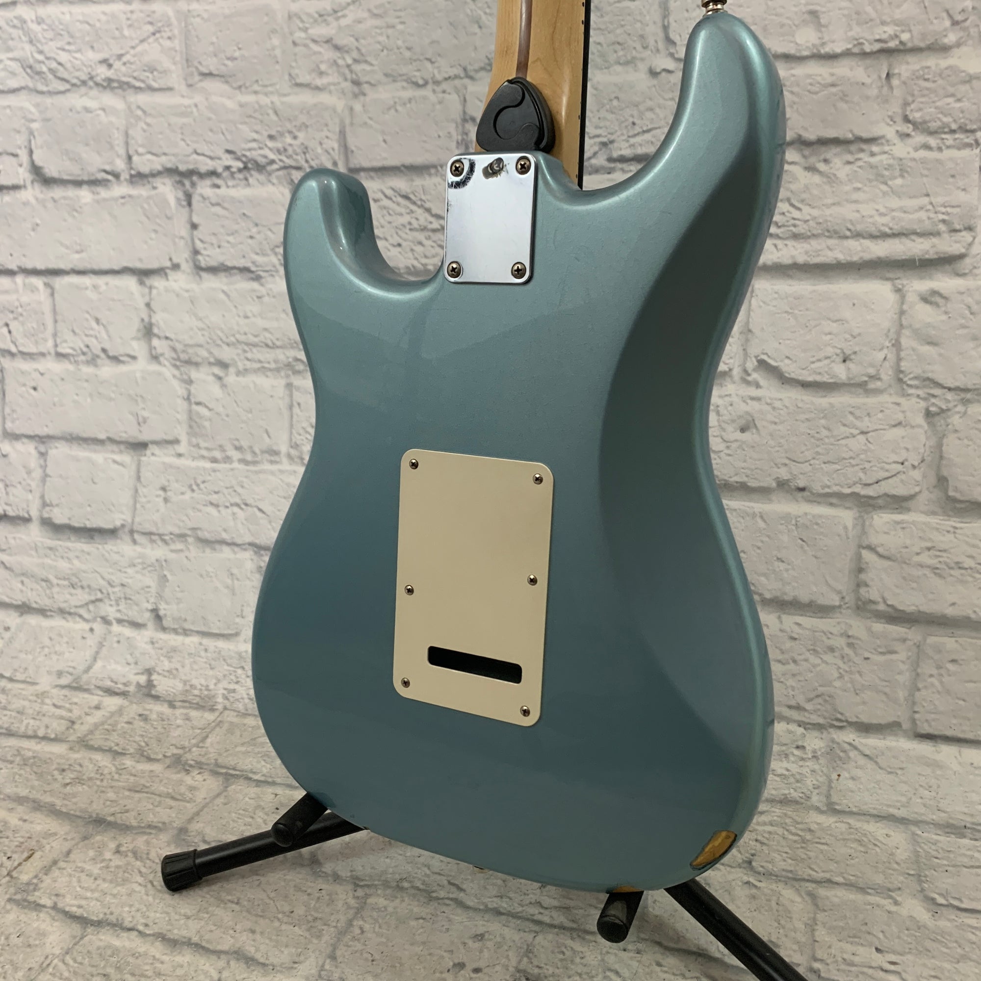 MIM 2005/2006 Fender Stratocaster Electric Guitar - Blue