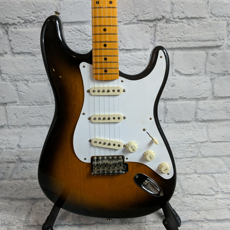 Fender American Vintage AVRI '57 Stratocaster Electric Guitar 2 Color Sunburst