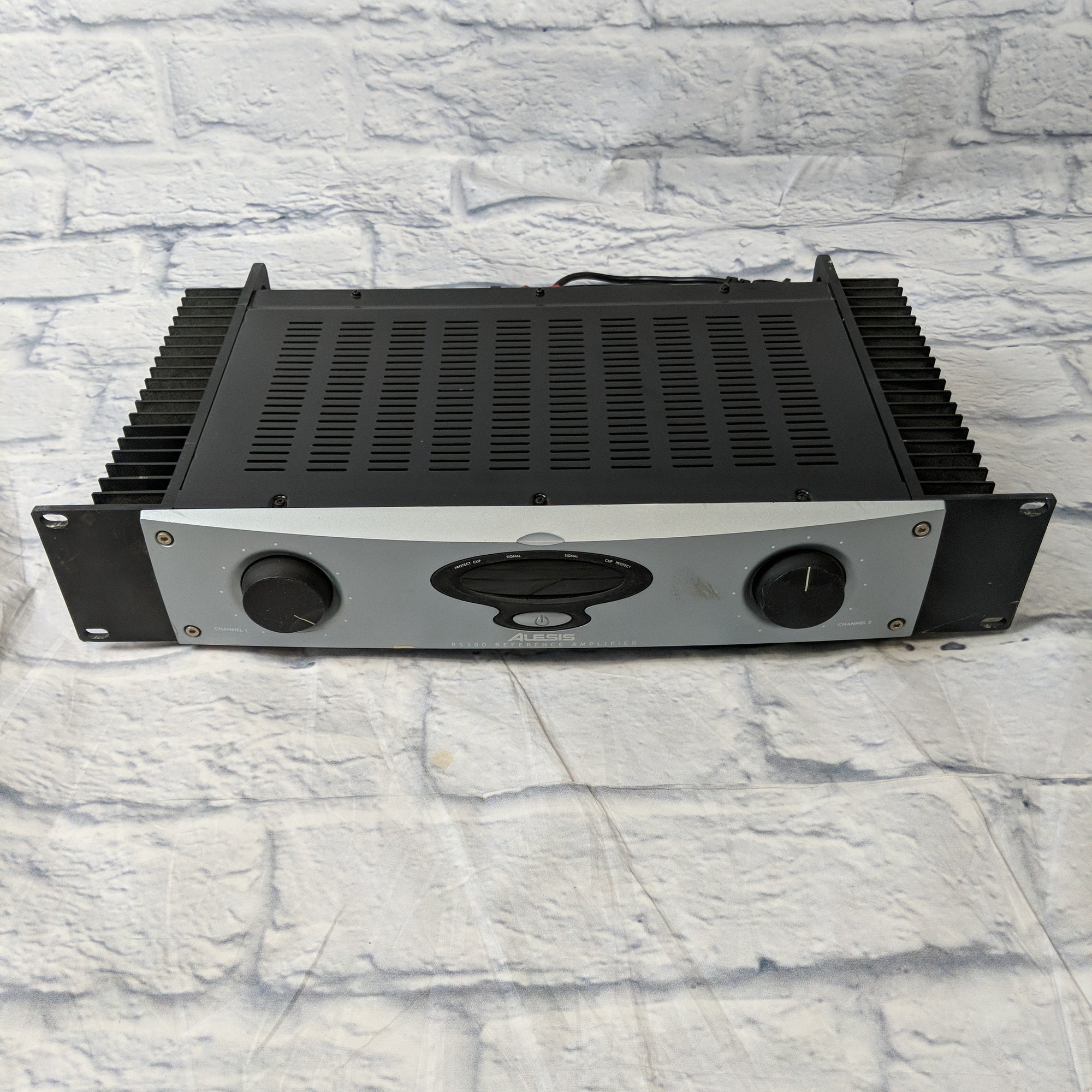 Alesis RS 300 Reference Amplifier