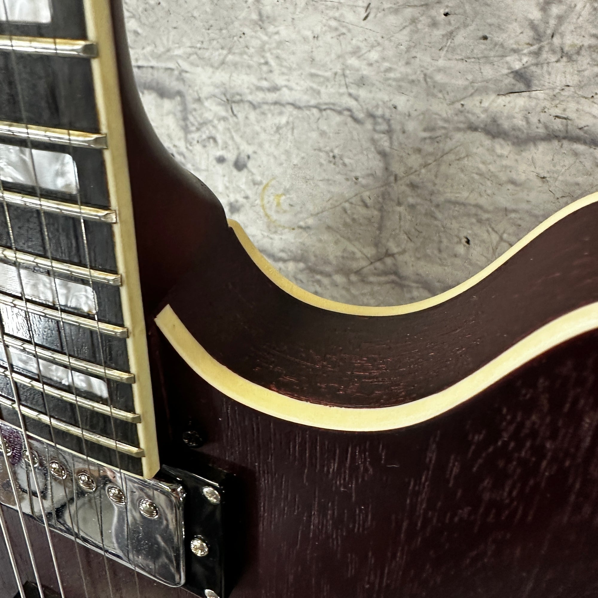 Grote Semi Hollow Burgundy
