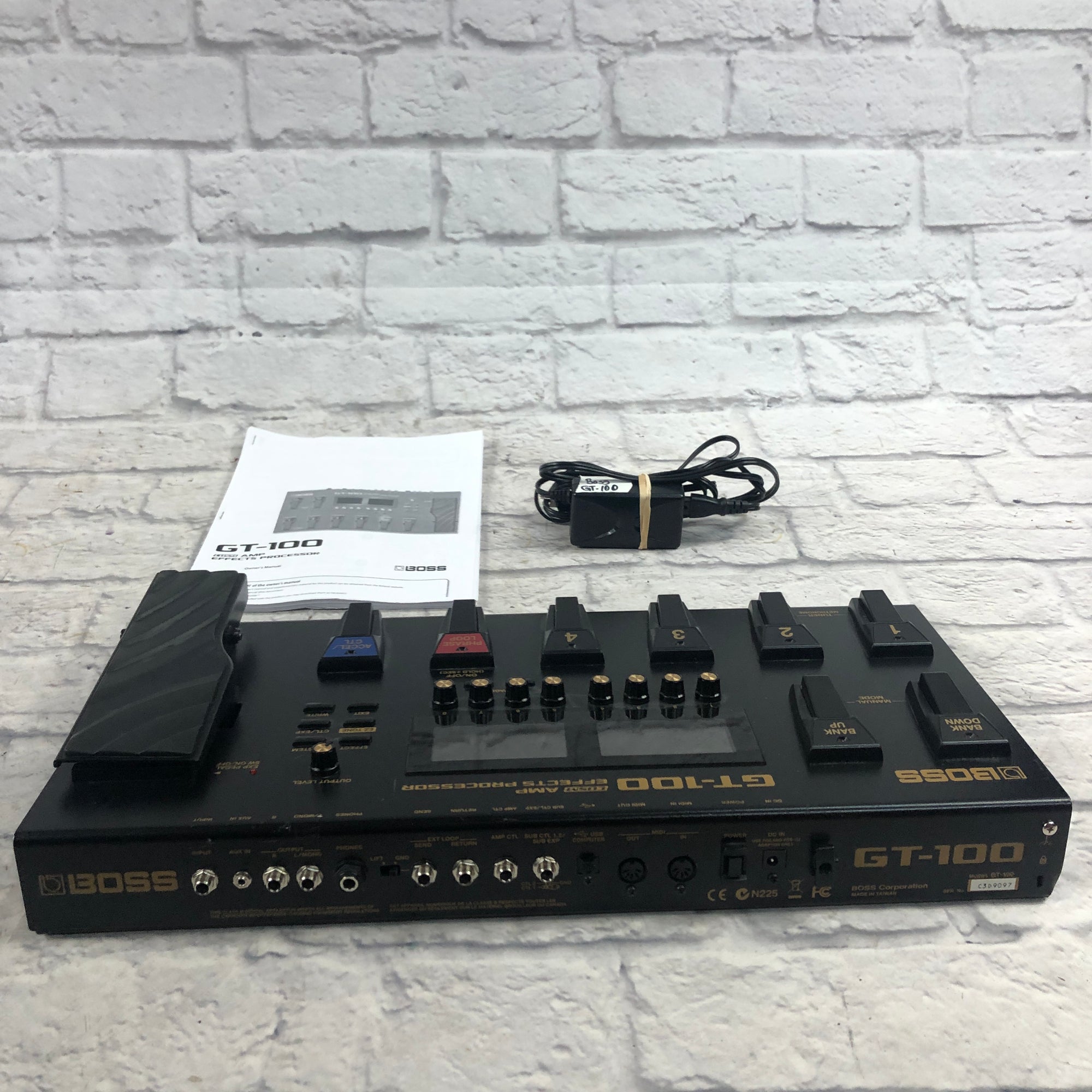 Boss GT-100 Multieffects Pedal - Evolution Music