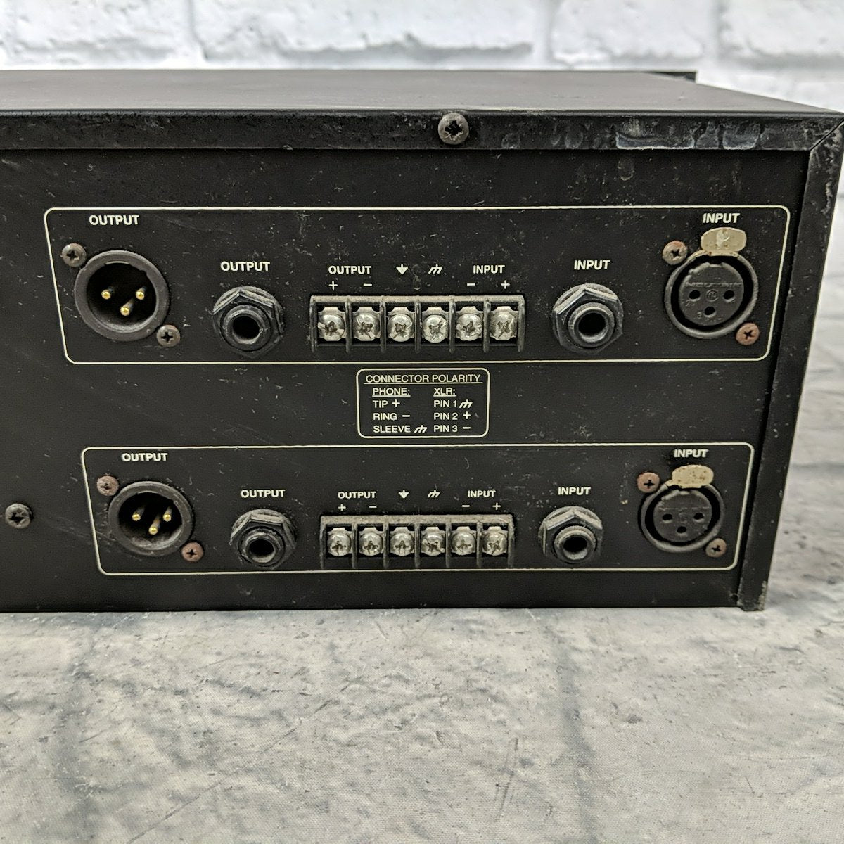 dbx 2231 2 Channel 31-Band Graphic EQ / Limiter w/ Type III Noise Reduction