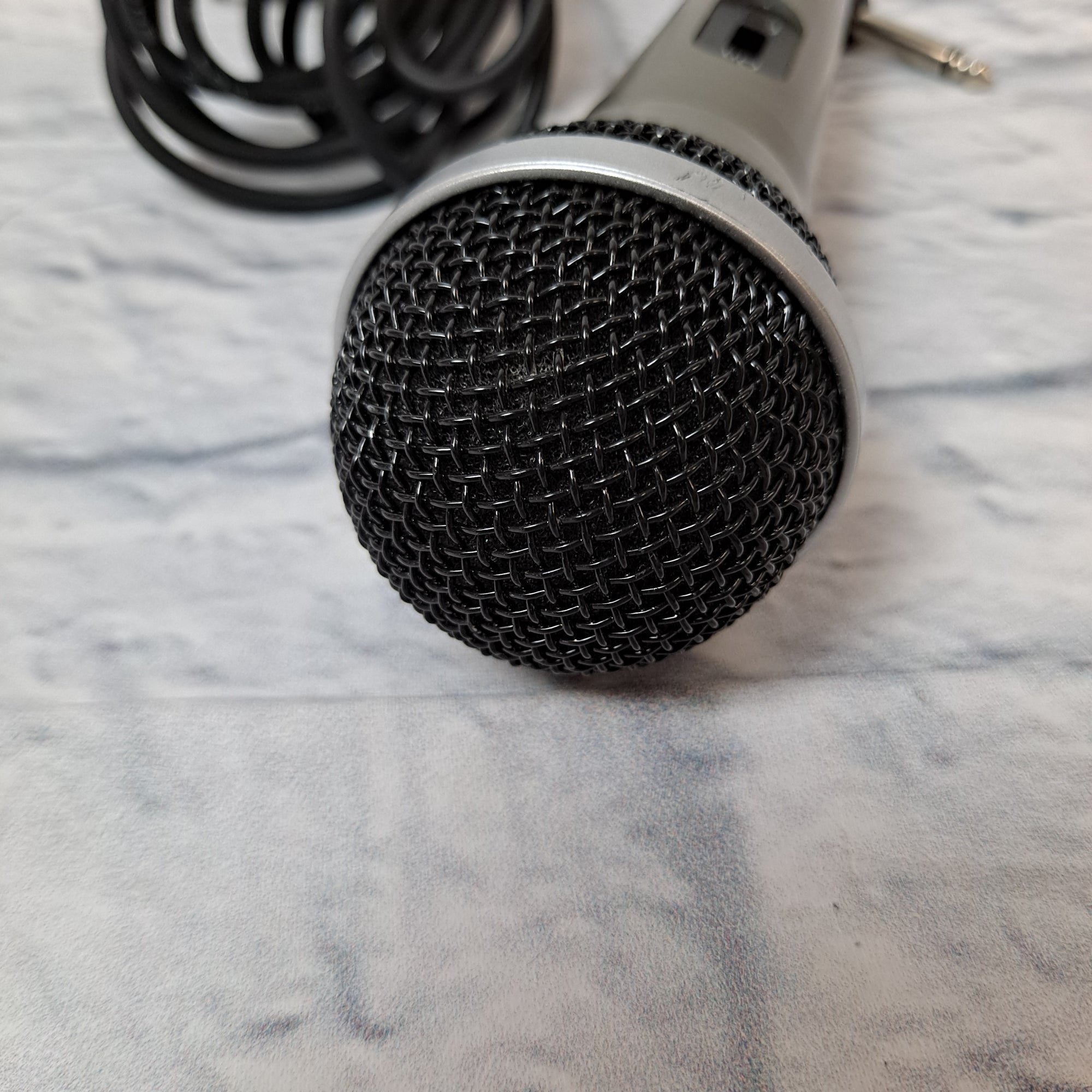 No Name microphone with attached 1/4 cable