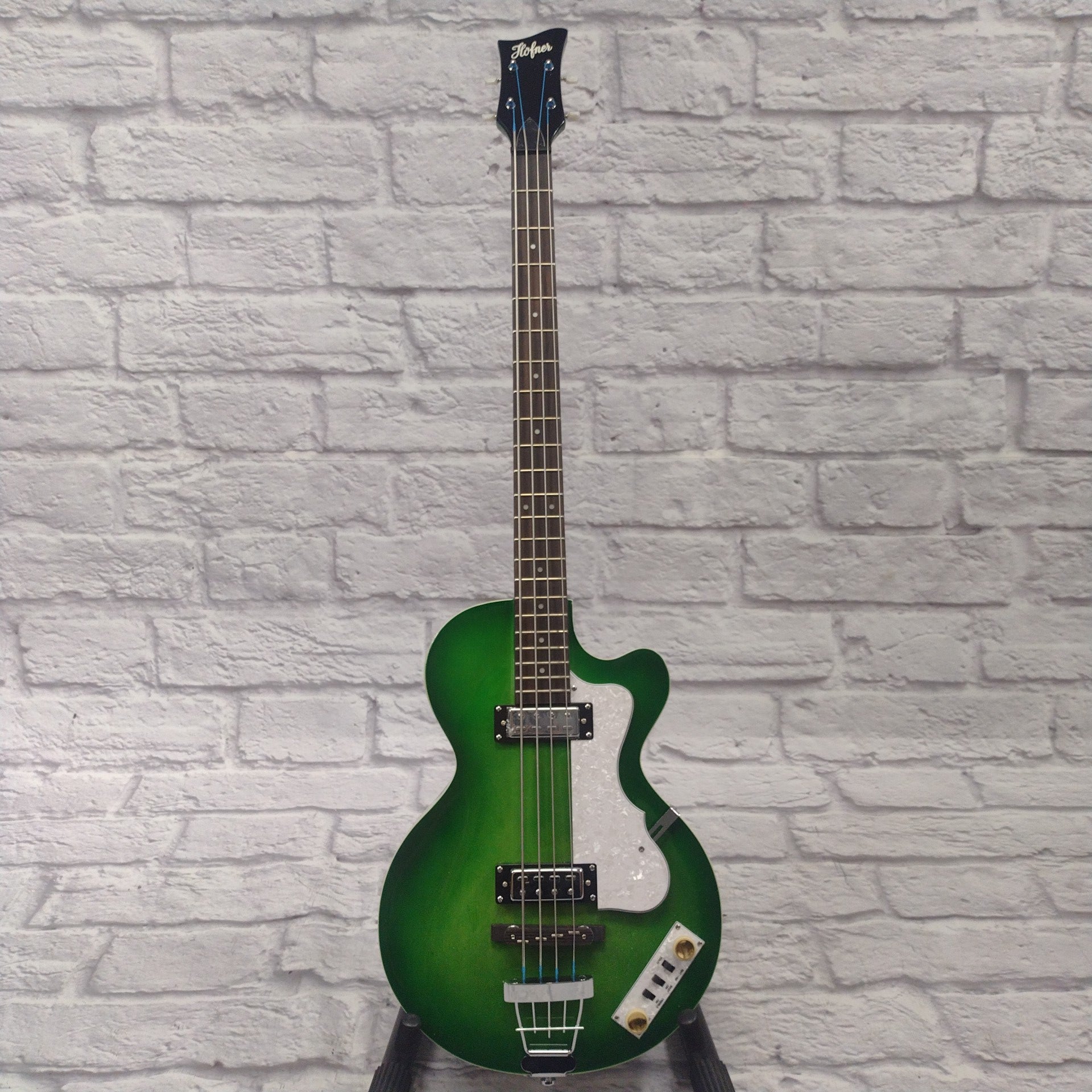 Hi Cb Hofner HI-CB-PE-GR 4 String Club Bass Guitar - Green - Evolution Music