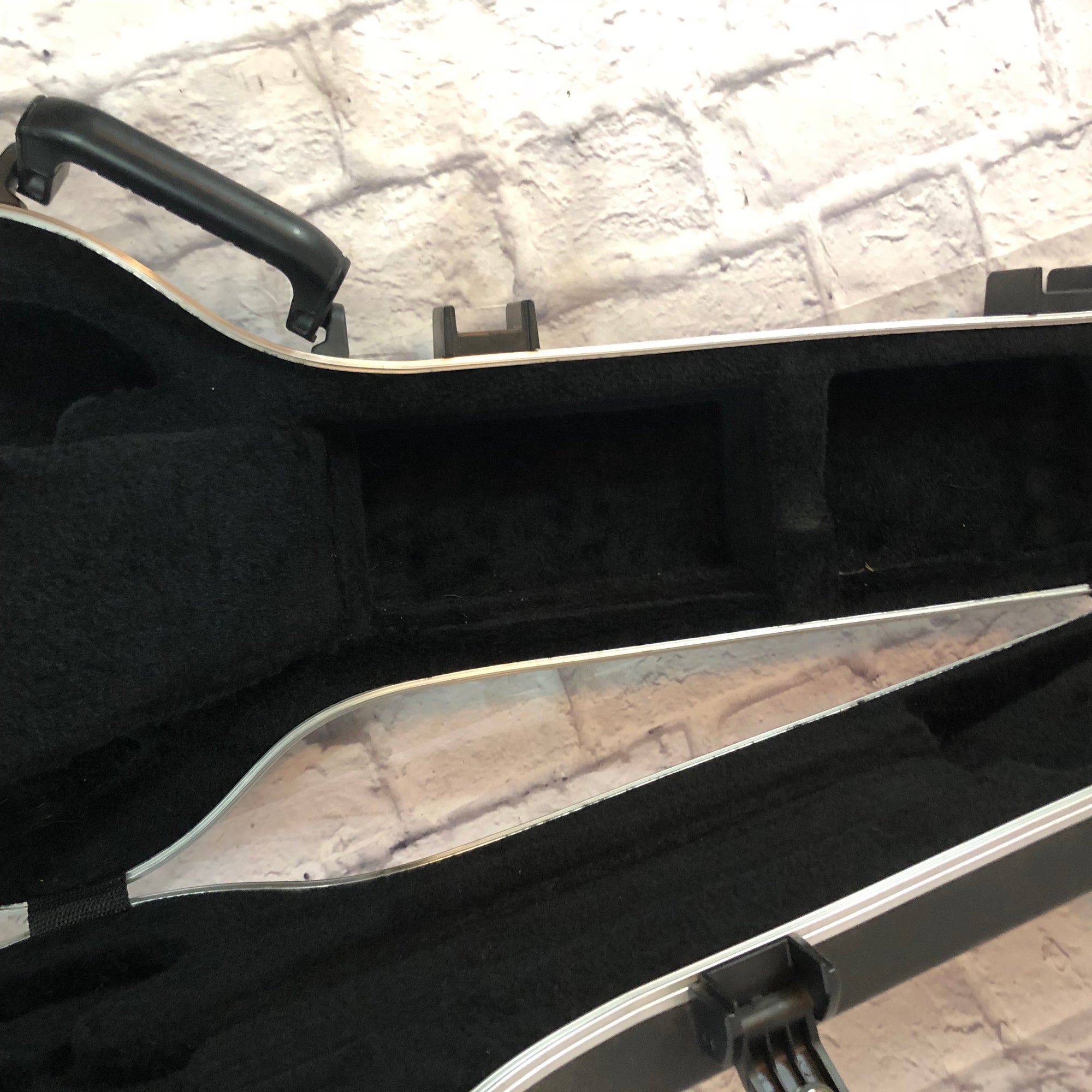 SKB SKB-61 Deluxe Molded Double Cutaway Electric Guitar Case