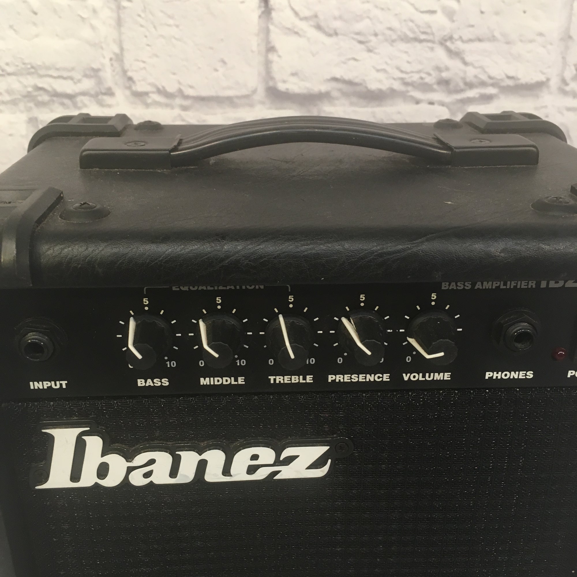 Ibanez IBZ10B Bass Combo Amp