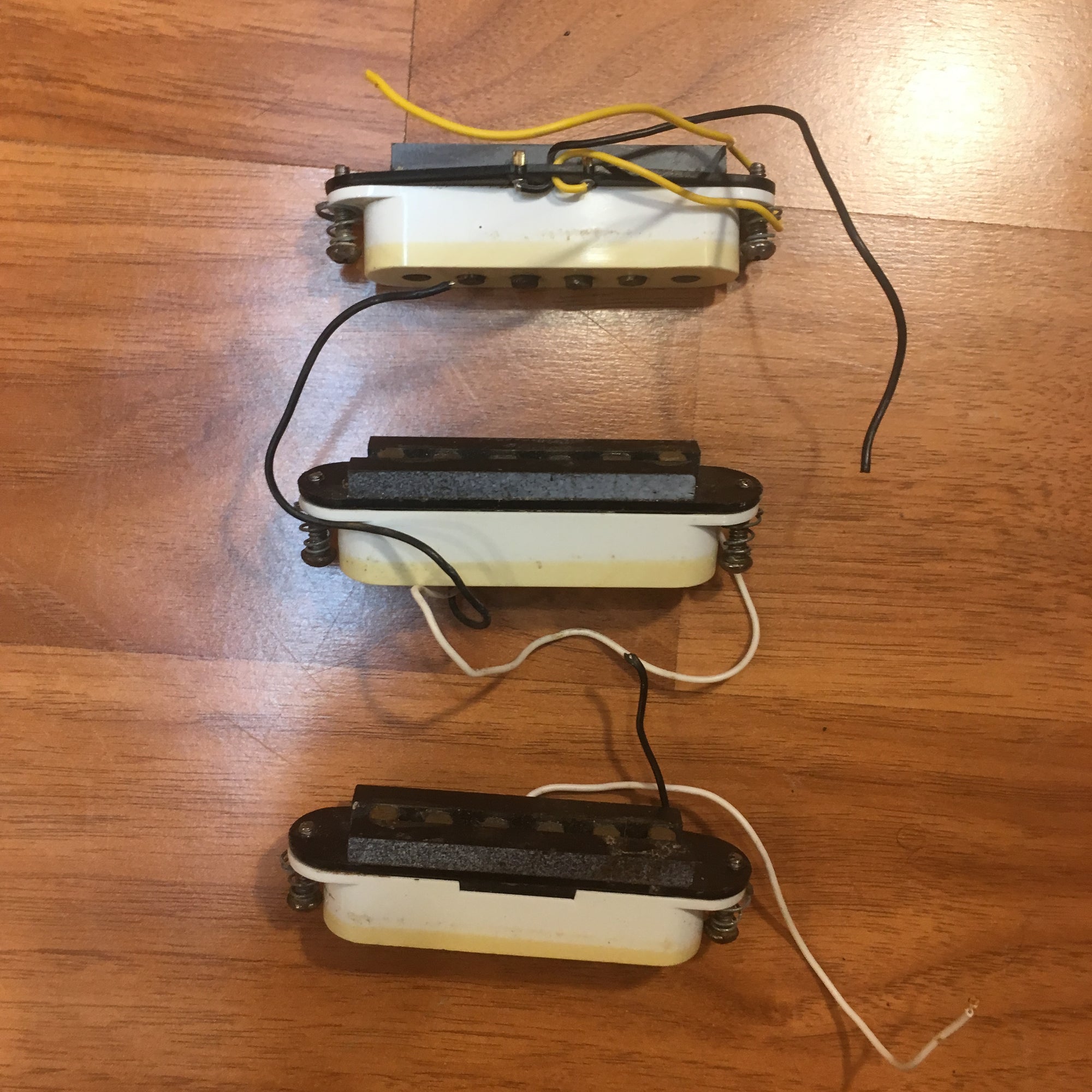 Unknown Strat Single Coil Pickup Set Cream