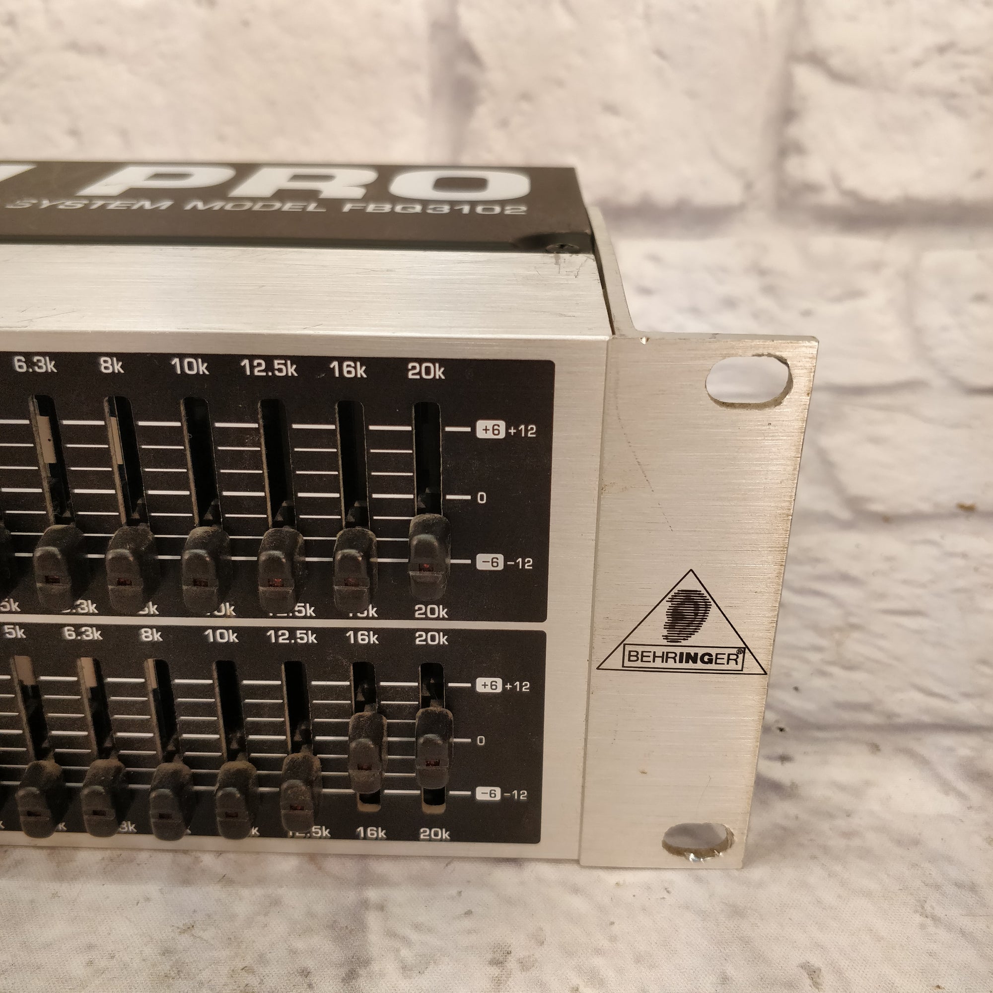Behringer Ultragraph Pro FBQ3102 - 31-band Stereo Graphic EQ