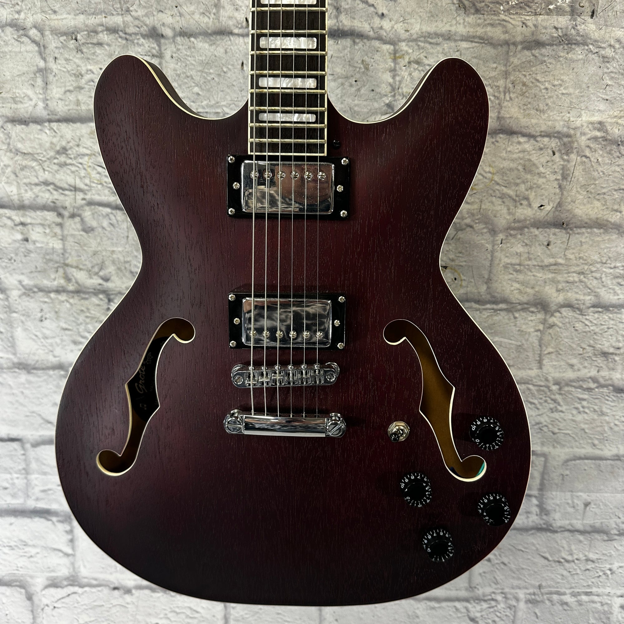 Grote Semi Hollow Burgundy