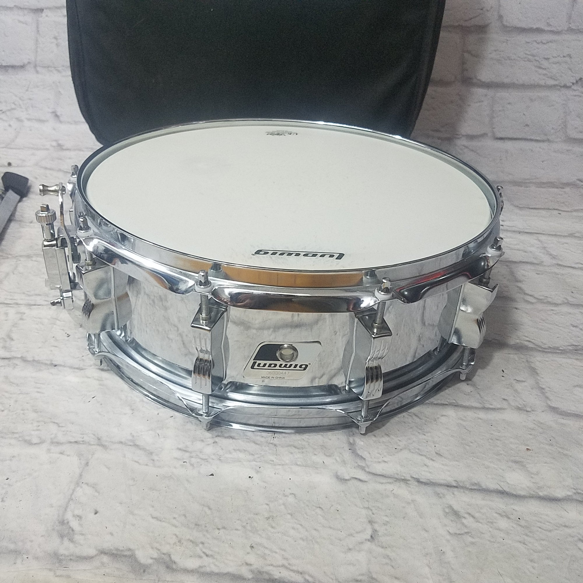 Ludwig 14 x 5 Snare w/ Case and Stand