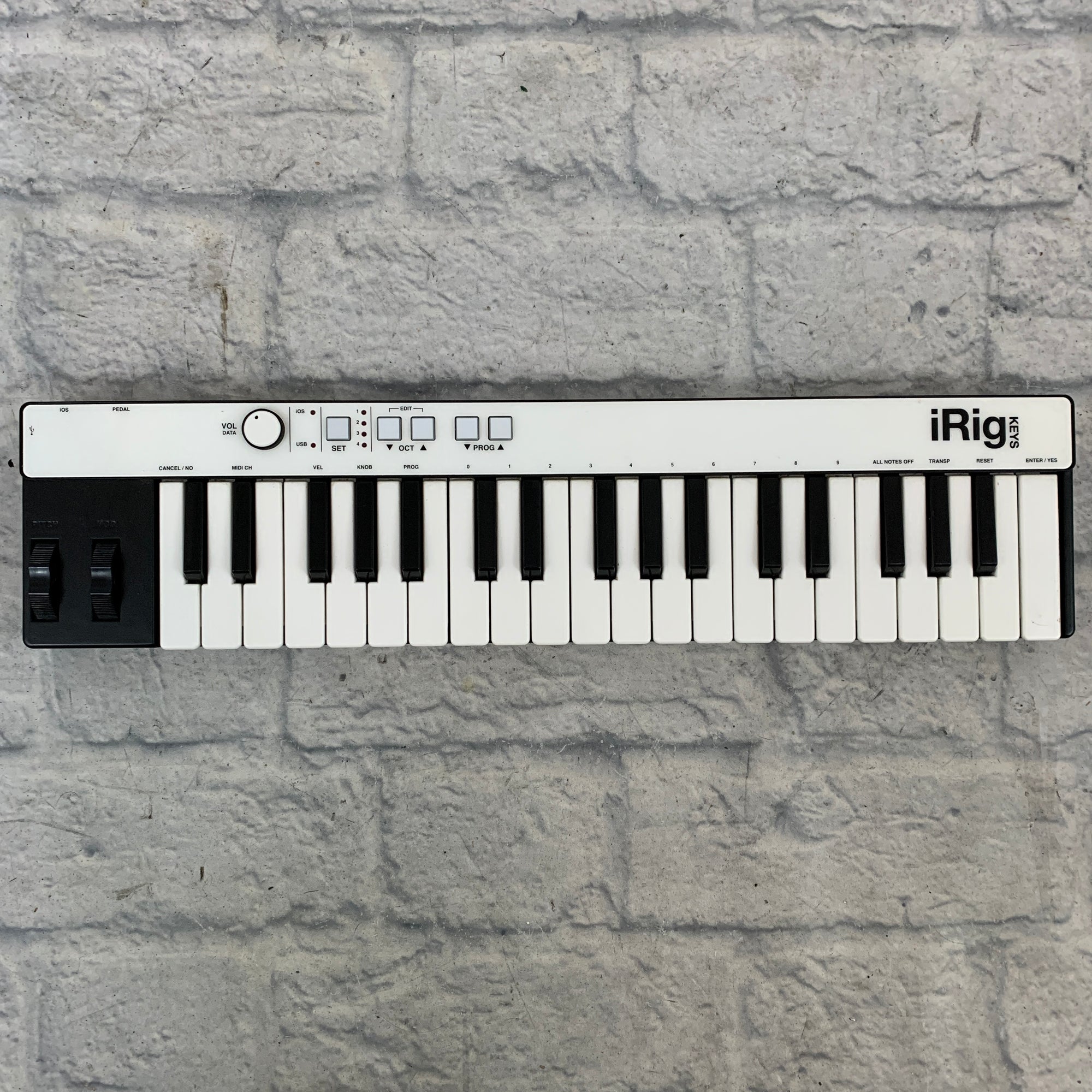 IK Multimedia iRig 37 Keys Compact MIDI Keyboard
