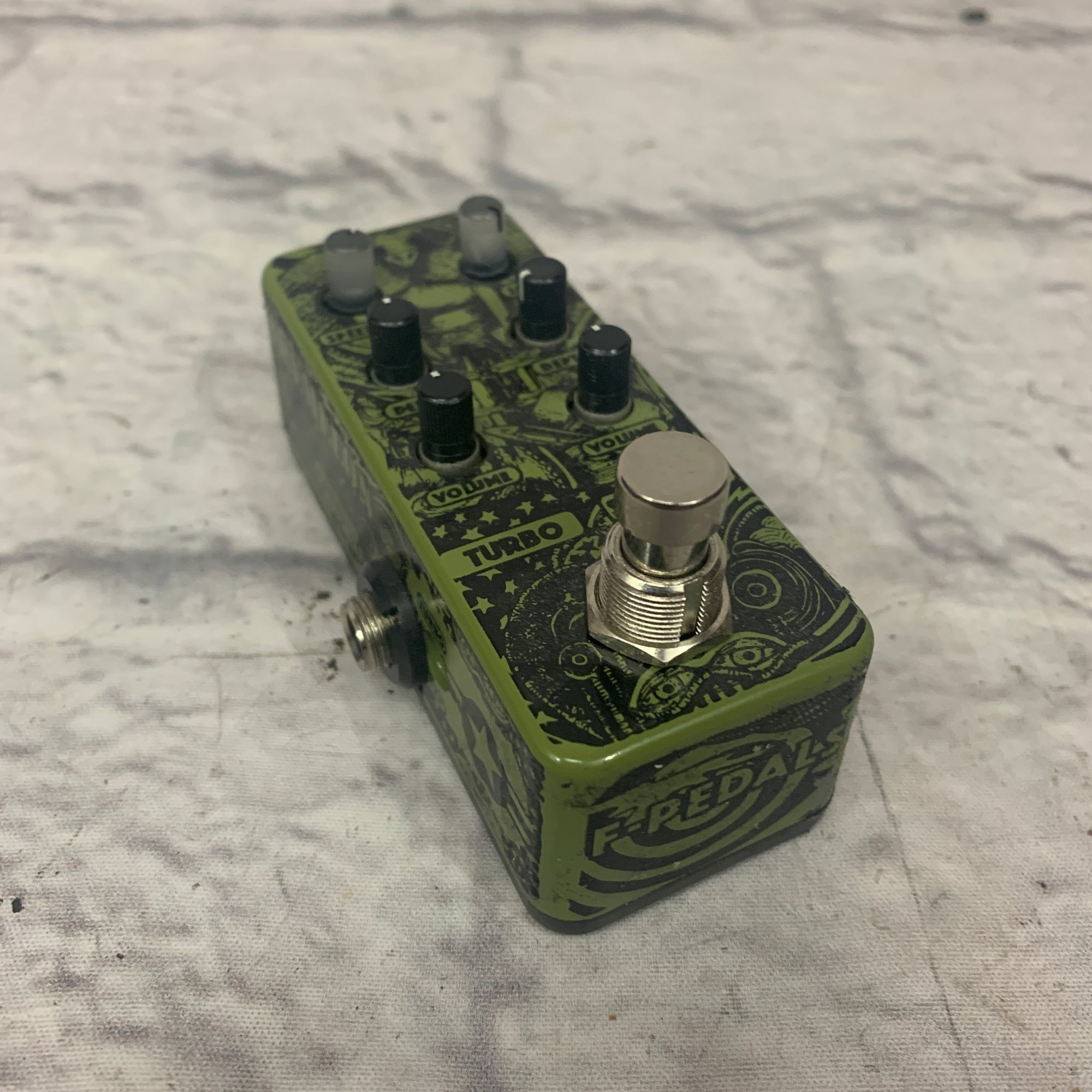 mini tremolo pedal F- Pedals Tremelon Mini Tremolo Pedal