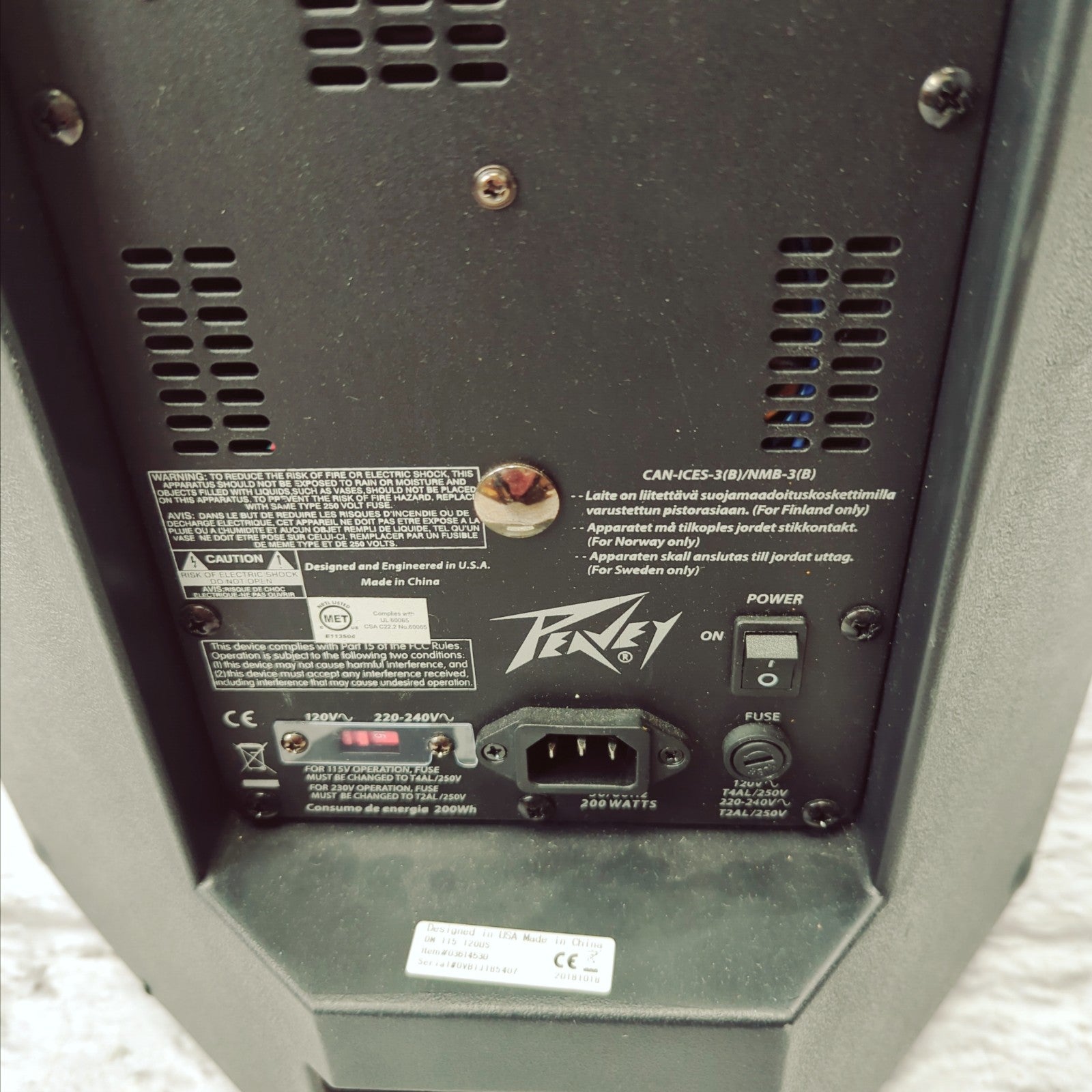 Peavey Dark Matter DM 115 1000W Powered Speaker