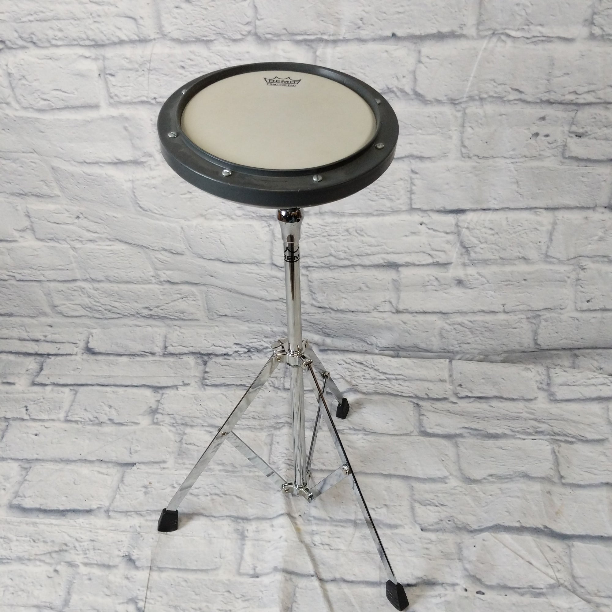 Remo Practice Pad - Tunable Ambassador Coated Drum Head w/ Stand 8"