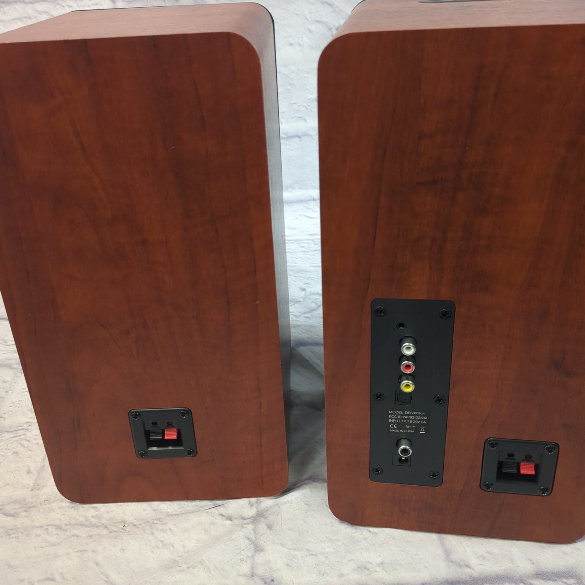 Saiyan DS6801 Bookshelf Speaker Pair