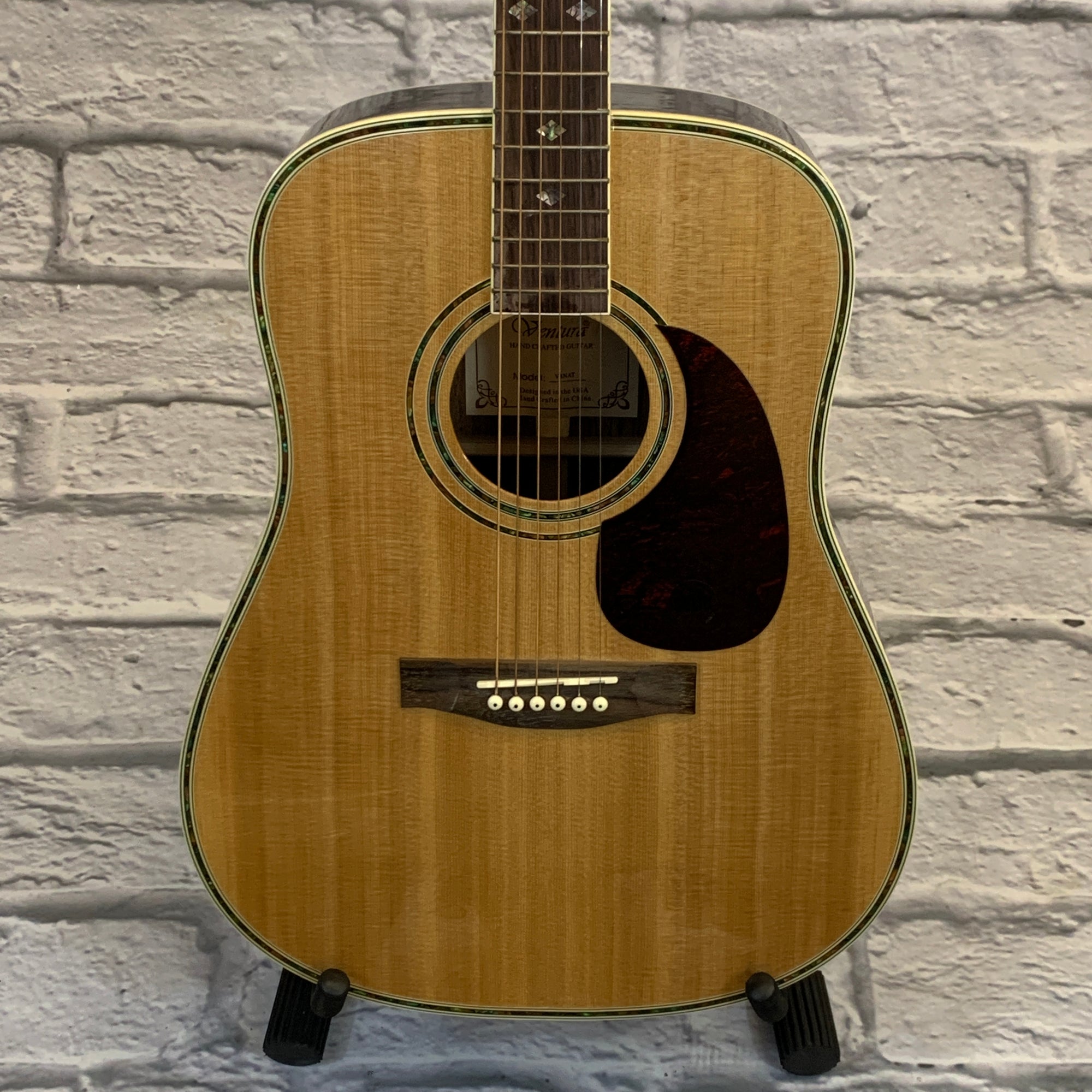Ventura V4NAT Solid Top Dreadnought Acoustic Guitar