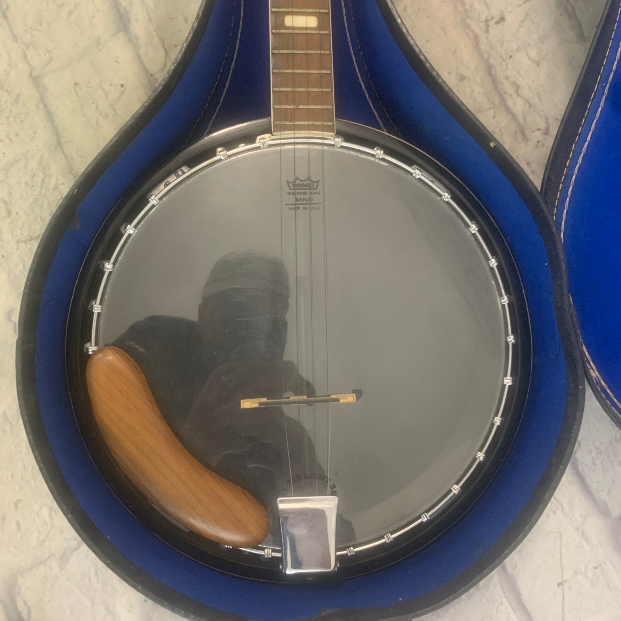 Unknown Banjo w/ Case
