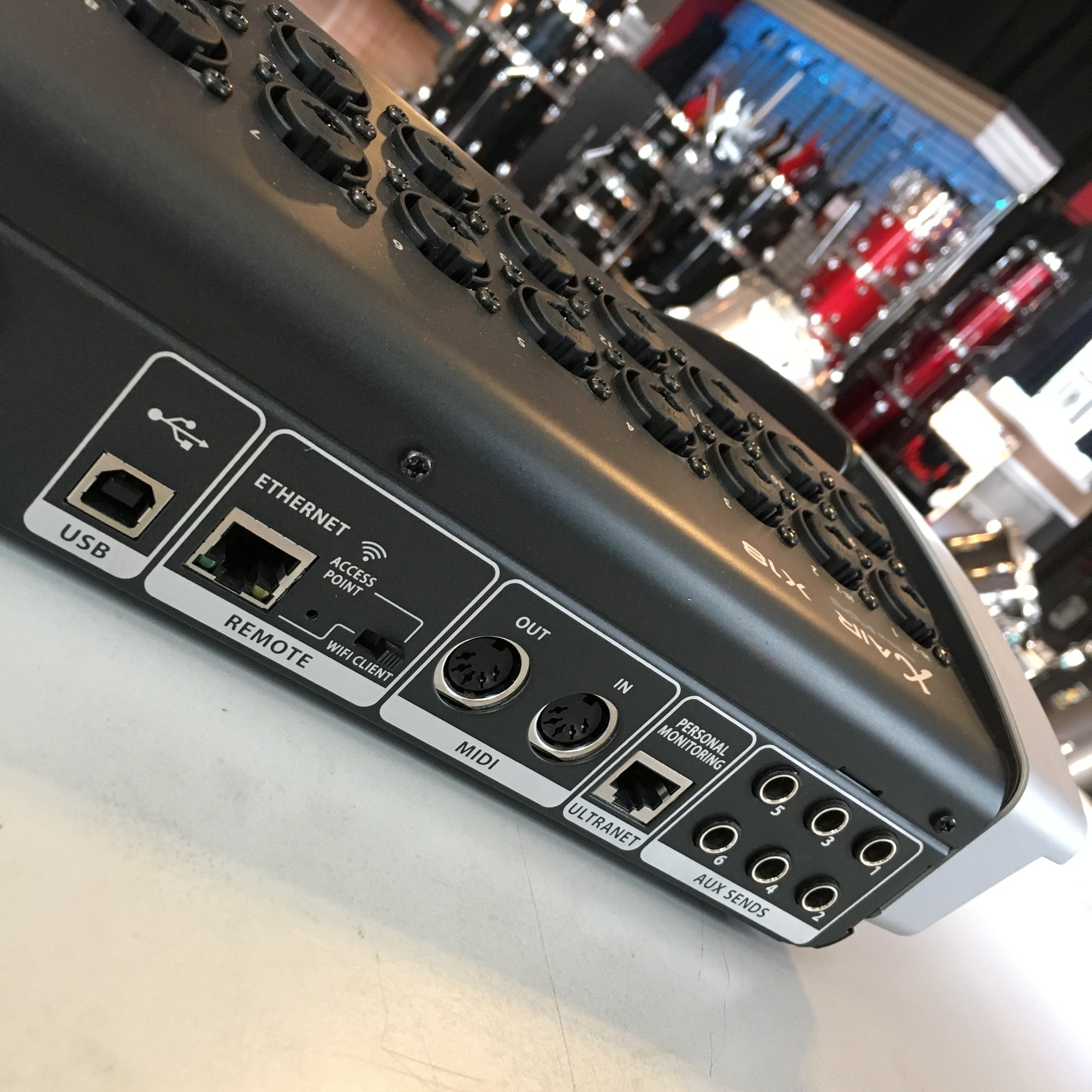Behringer X18 XAIR Digital Mixer
